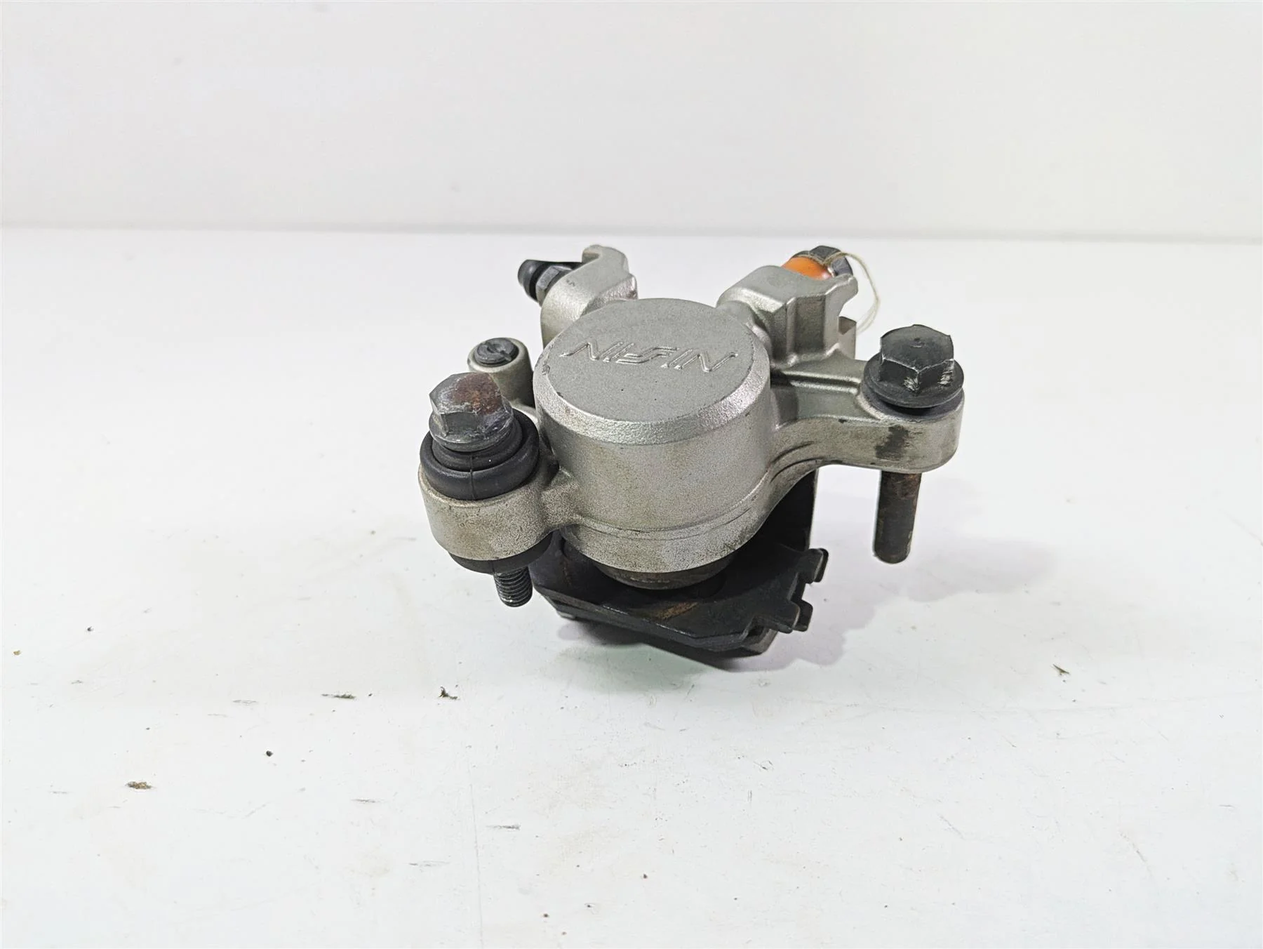2007 Honda VTX1300 Classic Nissin Rear Brake Caliper 43150-MEA-671 43150-MEA-672 - Image 5