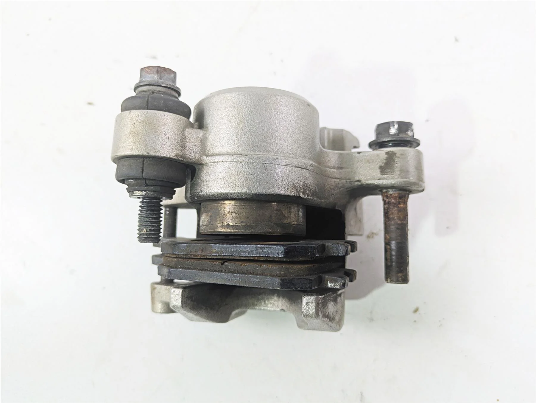 2007 Honda VTX1300 Classic Nissin Rear Brake Caliper 43150-MEA-671 43150-MEA-672 - Image 7