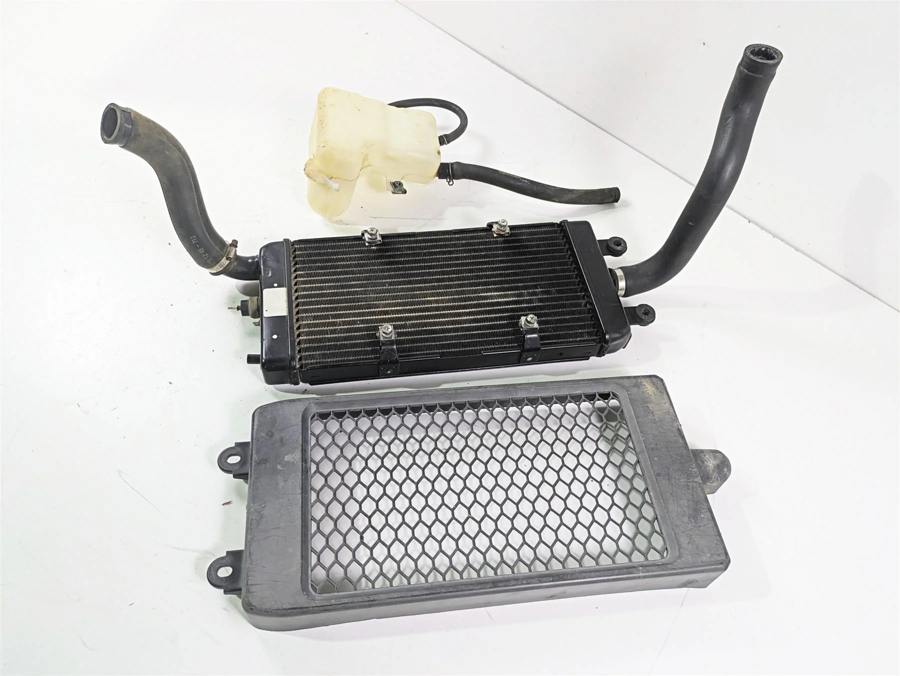 2007 Honda VTX1300 Classic Radiator Cover Reservoir Set 19010-MEA-671 - Image 12