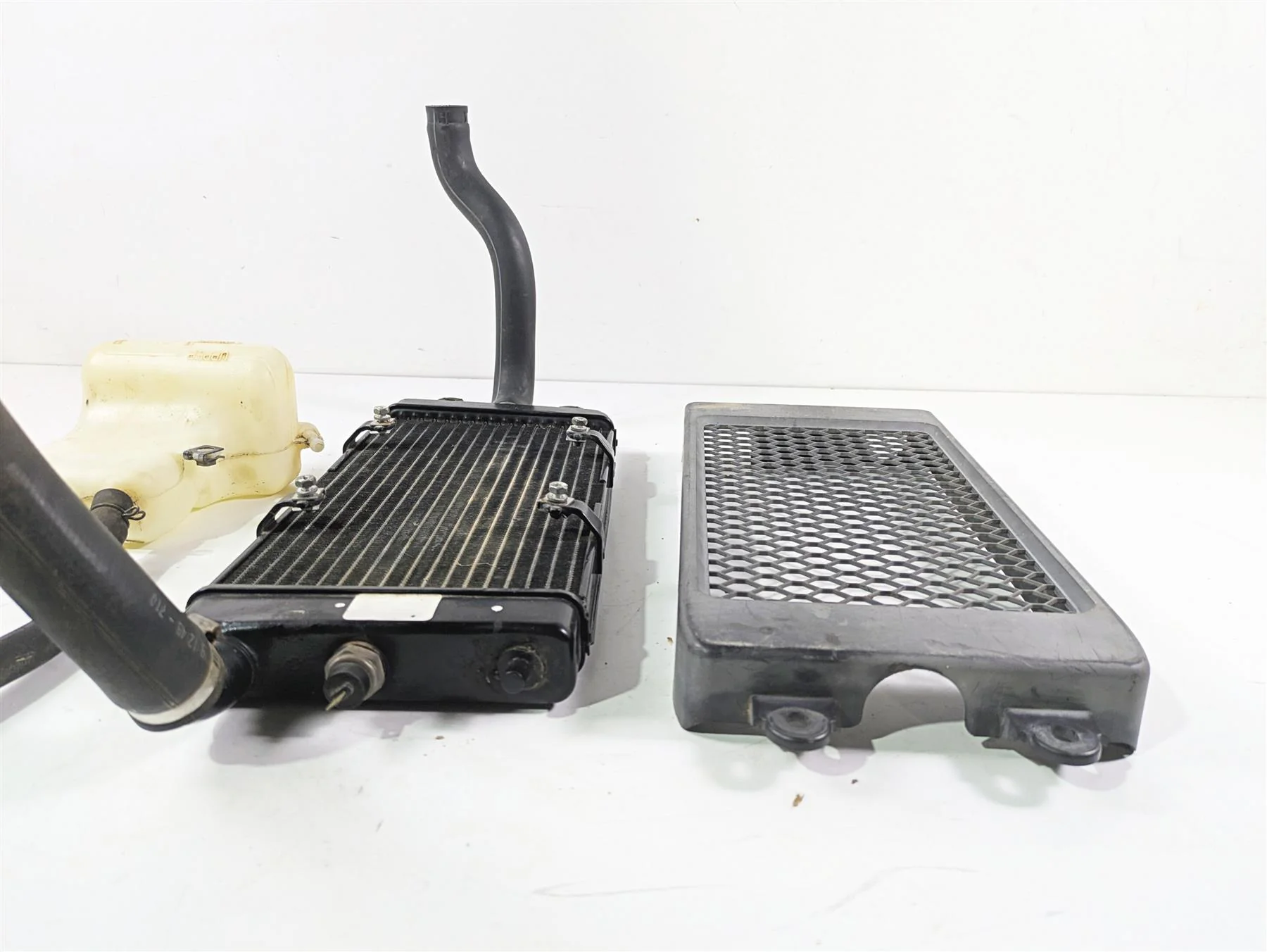 2007 Honda VTX1300 Classic Radiator Cover Reservoir Set 19010-MEA-671 - Image 2