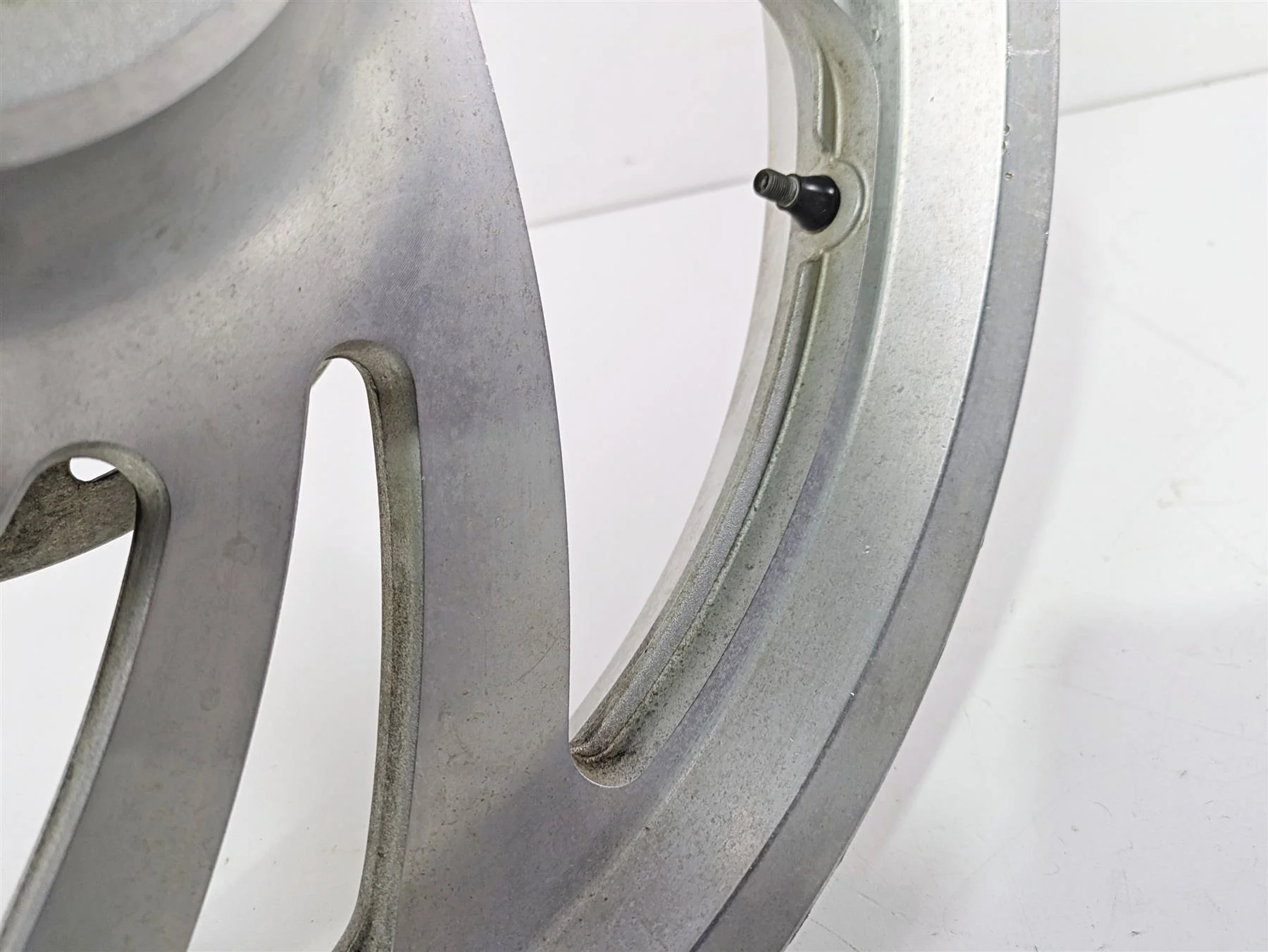 2007 Honda VTX1300 Classic Straight 19x3 Front Wheel Rim 44650-MEM-671 - Image 9