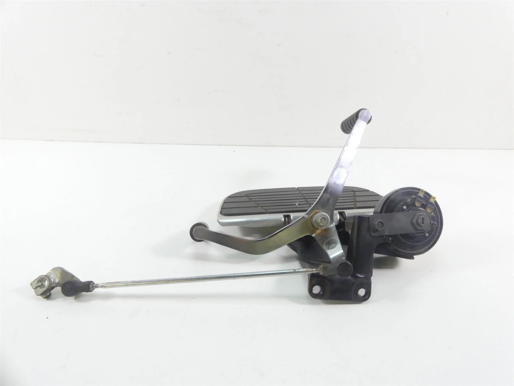 2007 Honda VTX1800 T1 Left Front Floor Board & Shifter Pedal Set 50625-MCV-000 - Image 3