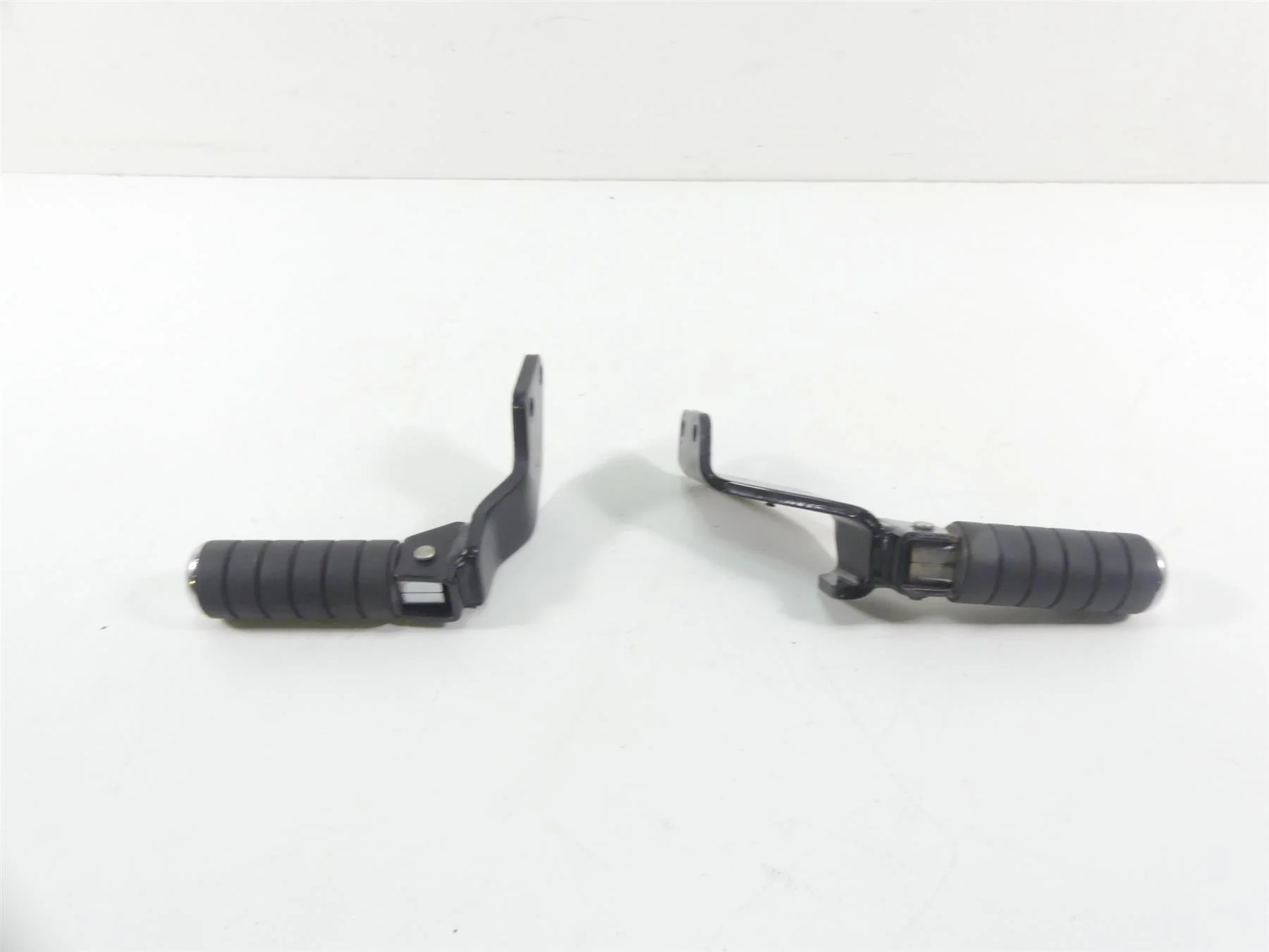 2007 Honda VTX1800 T1 Rear Passenger Footpeg Set 50680-MCV-000 50685-MCV-000 - Image 3
