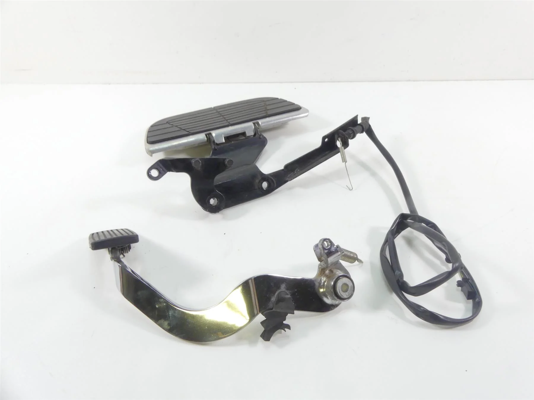 2007 Honda VTX1800 T1 Right Front Floor Board & Brake Pedal Set 50615-MCV-000 - Image 2