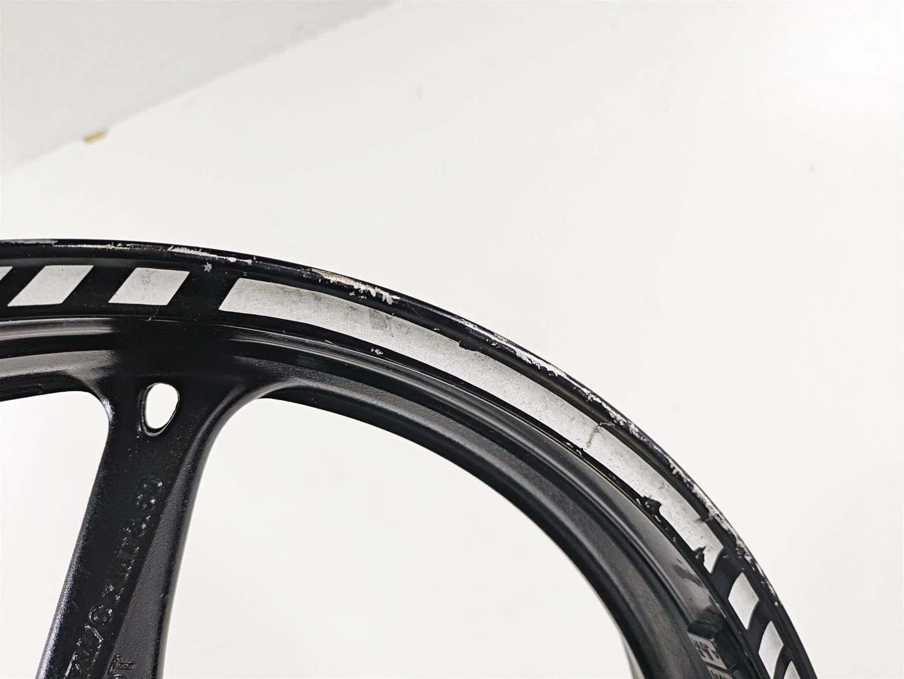 2007 Suzuki GSXR600 Front Wheel Rim 17x3.5 Read 54111-41G10-019 - Image 7