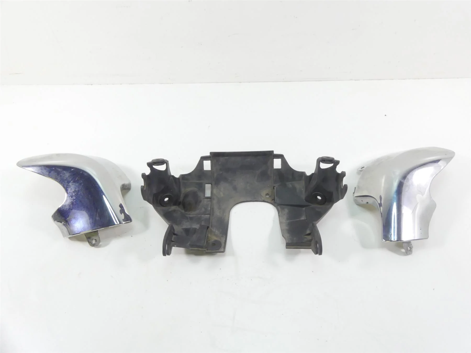 2007 Suzuki M109R VZR1800 Boulevard Front Lower Bug Spoiler Covers 47531-48G01