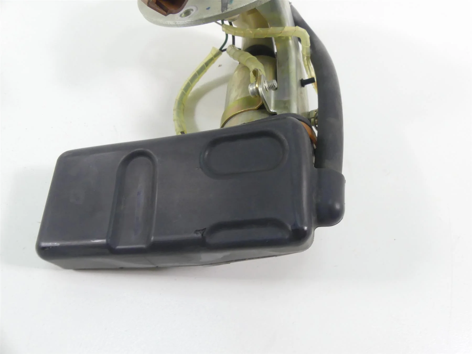 2007 Suzuki M109R VZR1800 Boulevard Fuel Gas Petrol Pump -Tested 15100-48G11 - Image 7
