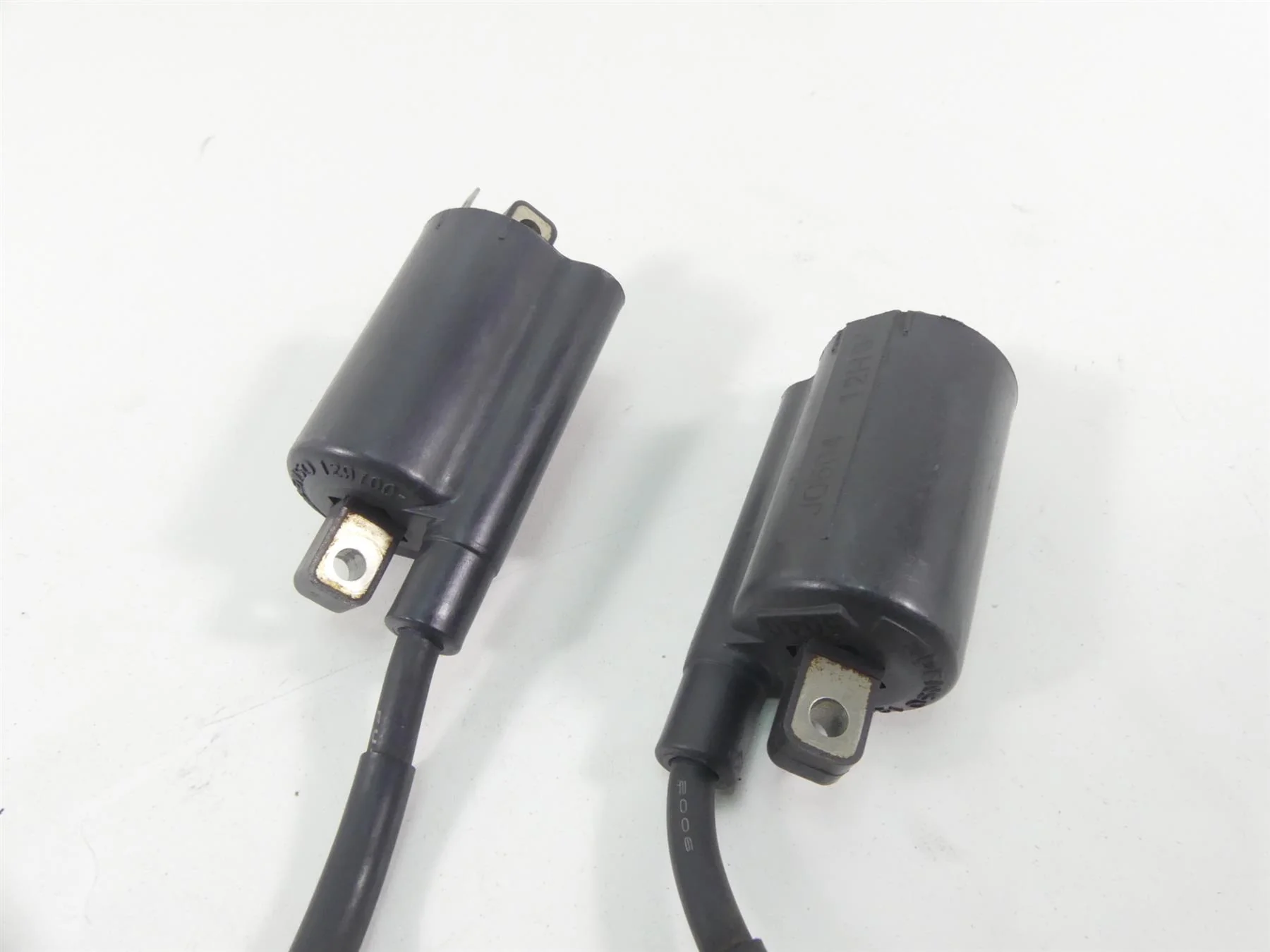 2007 Suzuki M109R VZR1800 Boulevard Ignition Coil Set 33410-35F11 33410-38A20 - Image 4