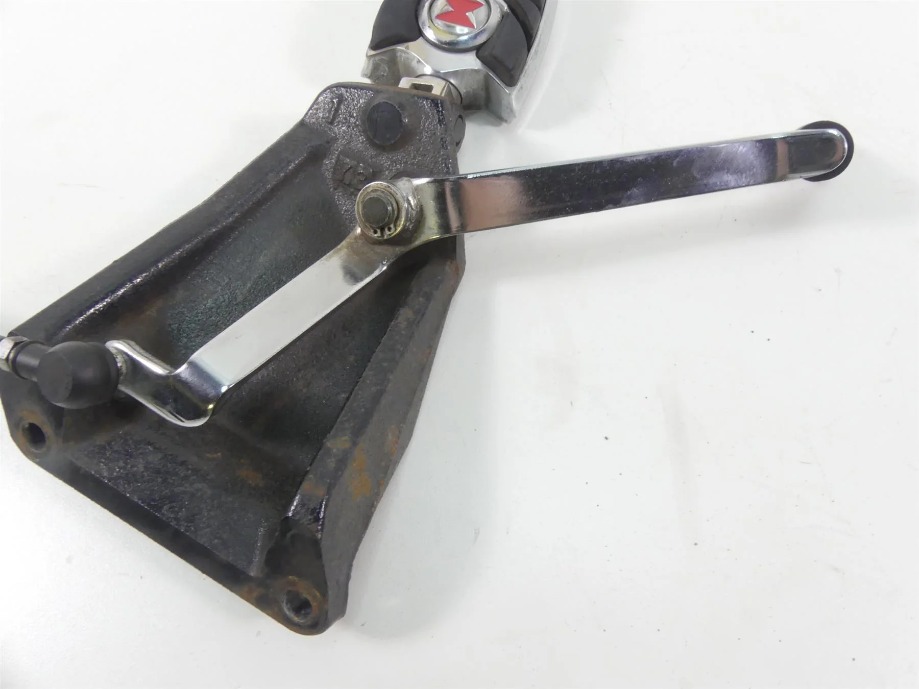 2007 Suzuki M109R VZR1800 Boulevard Left Rider Footpeg & Shifter 43521-48G01 - Image 5