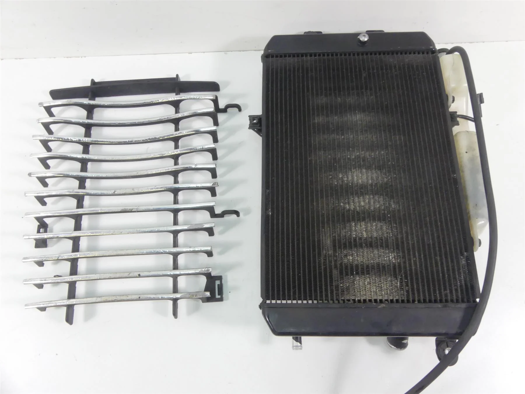 2007 Suzuki M109R VZR1800 Boulevard Radiator Fan Reservoir Hoses 17710-48G00 - Image 3