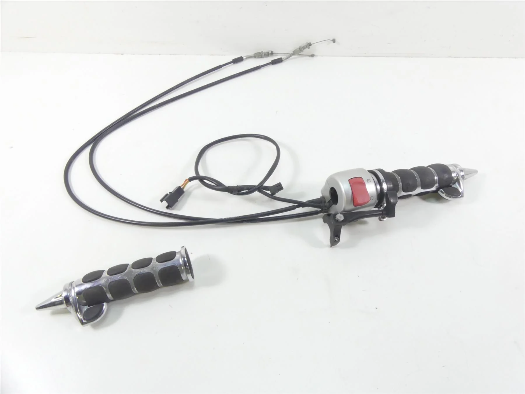 2007 Suzuki M109R VZR1800 Boulevard Right Control Switch Throttle 37200-48GA1 - Image 2