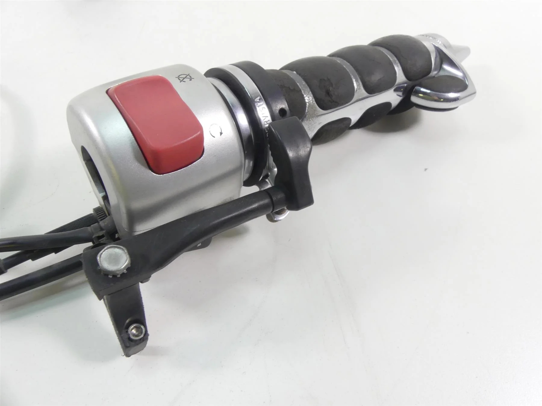 2007 Suzuki M109R VZR1800 Boulevard Right Control Switch Throttle 37200-48GA1 - Image 4