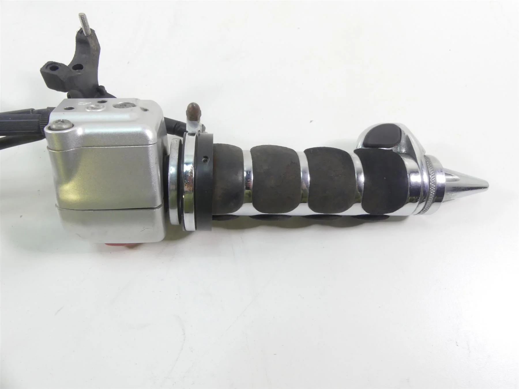 2007 Suzuki M109R VZR1800 Boulevard Right Control Switch Throttle 37200-48GA1 - Image 6
