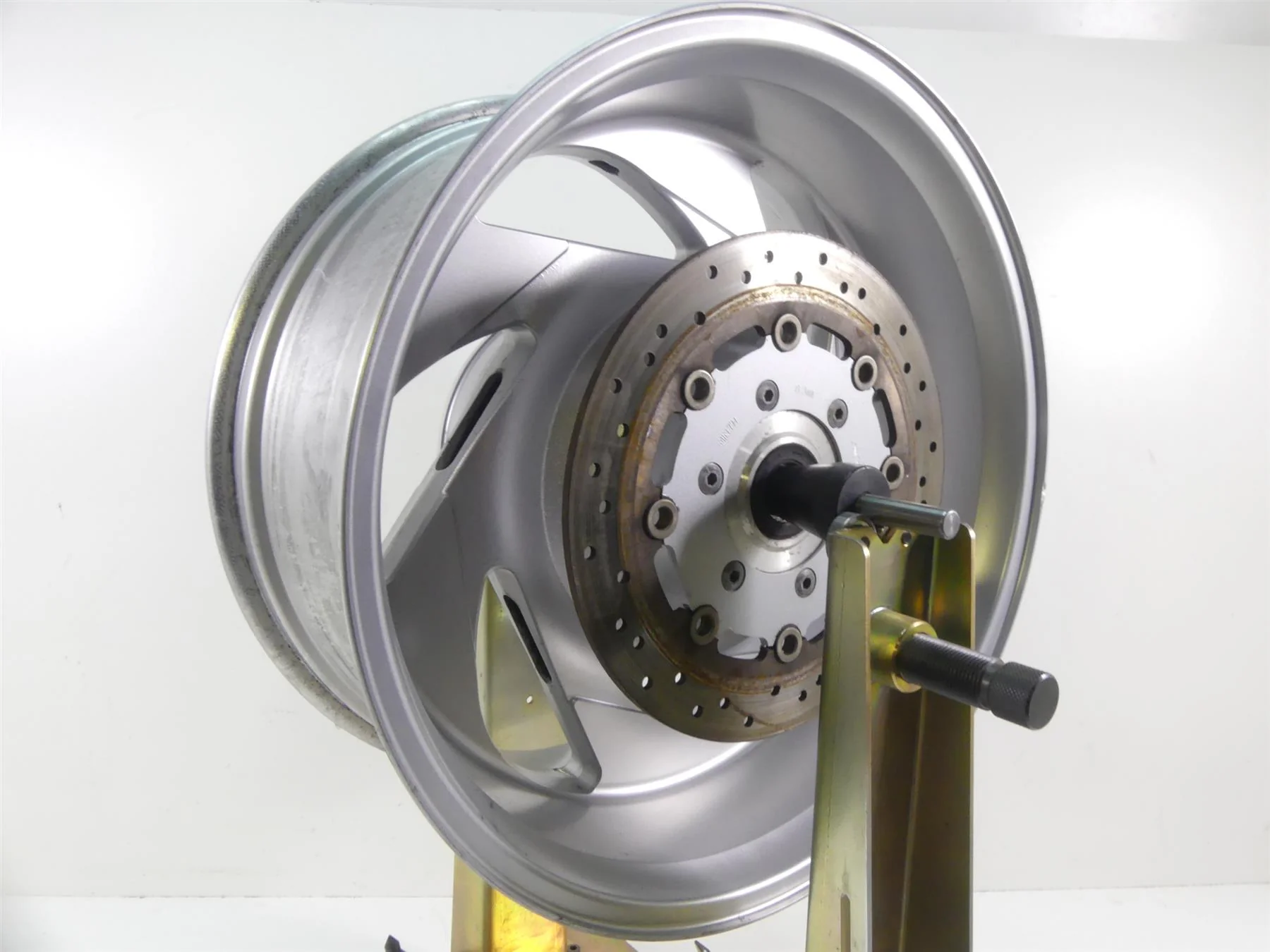 2007 Suzuki M109R VZR1800 Boulevard Straight Rear Wheel Rim 18x8.5 64100-48810-