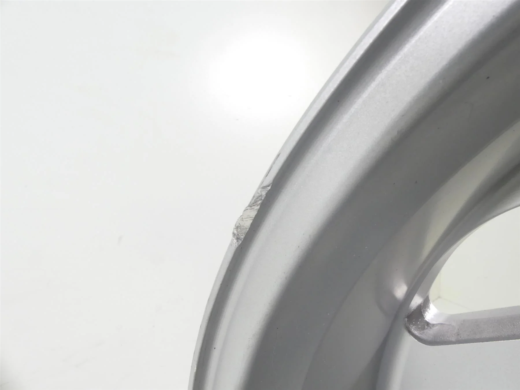 2007 Suzuki M109R VZR1800 Boulevard Straight Rear Wheel Rim 18x8.5 64100-48810- - Image 12