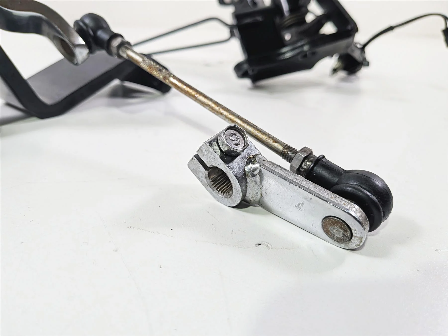 2007 Yamaha XVS1100 V-Star Custom Front Footpegs & Foot Lever Set 5EL-27410-00 - Image 9