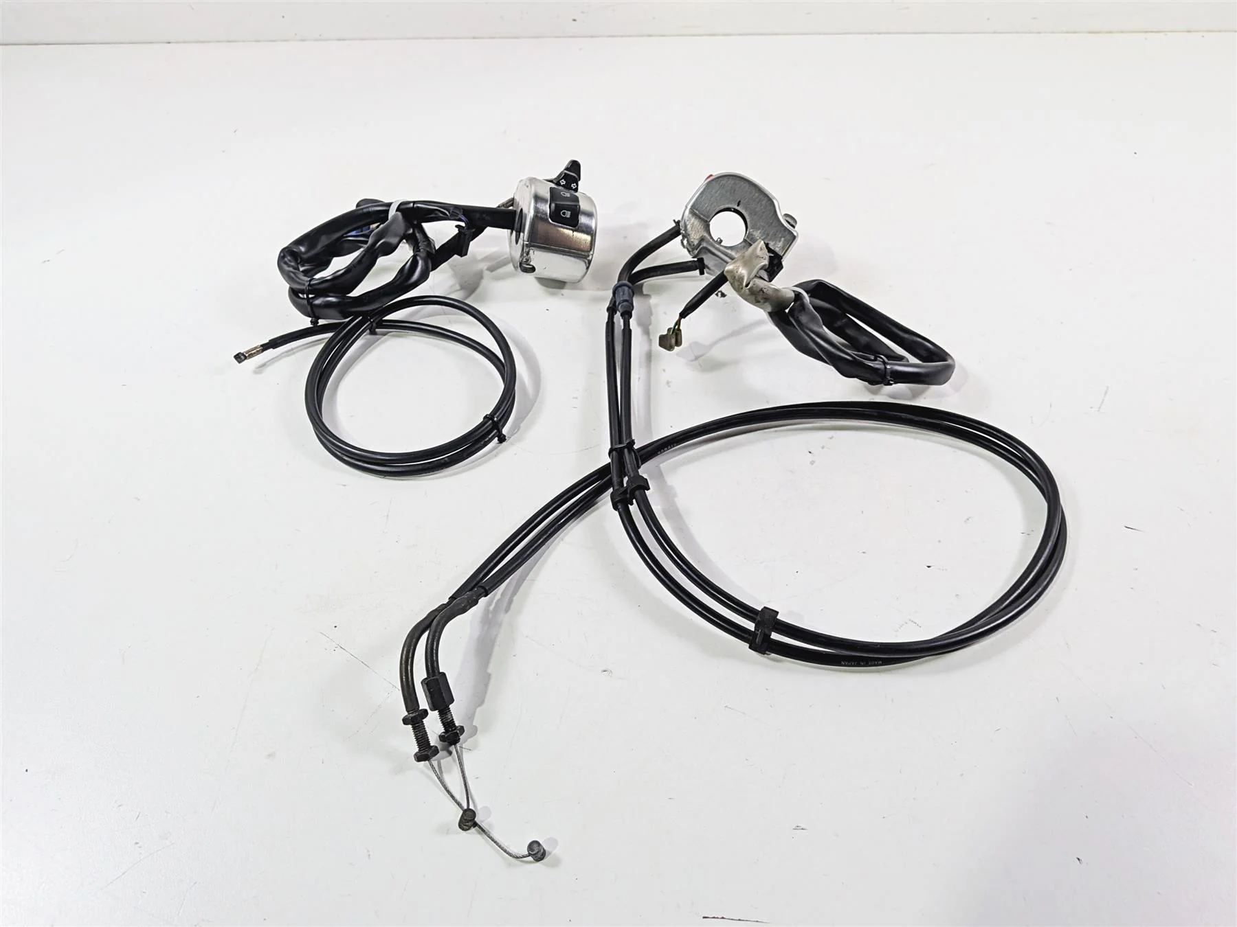 2007 Yamaha XVS1100 V-Star Custom Left Right Hand Control Switches 5VN-83975-20 - Image 4