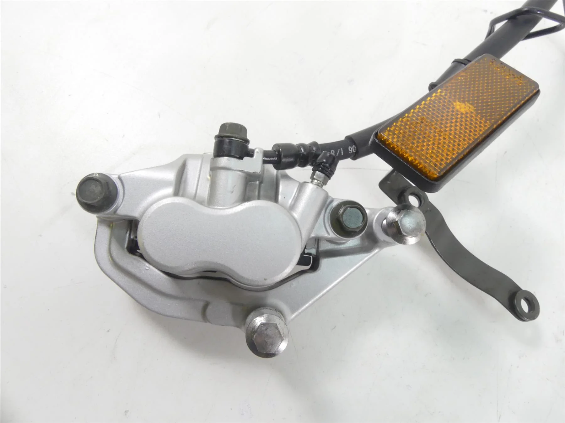 2007 Yamaha XVS1300 V-Star Front Brake Caliper & Line Set 3D8-2580U-00-00 - Image 11