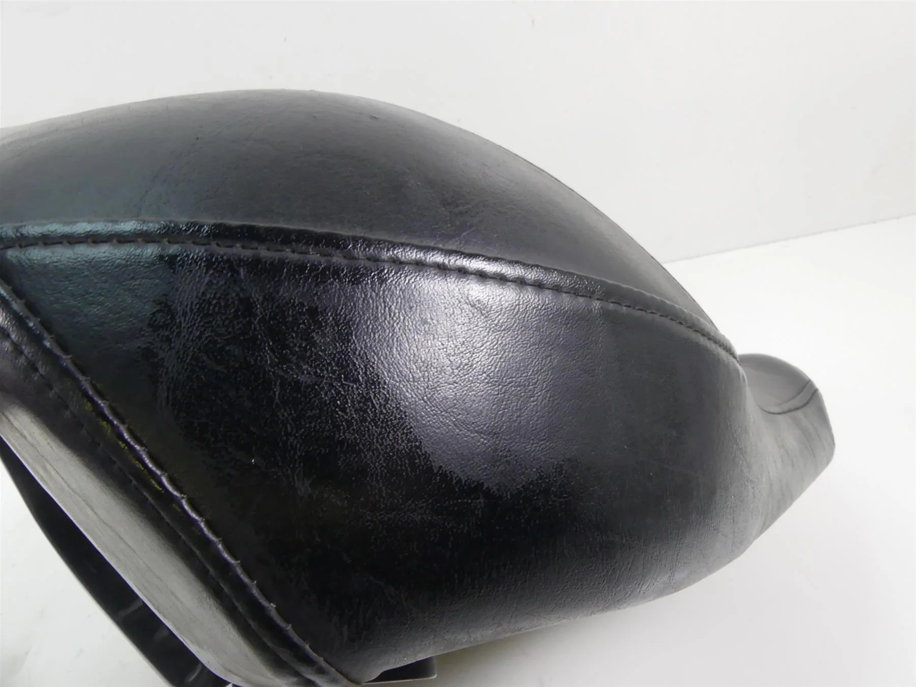 2007 Yamaha XVS1300 V-Star Front Rider Driver Saddle Seat 3D8-24710-00-00 - Image 12