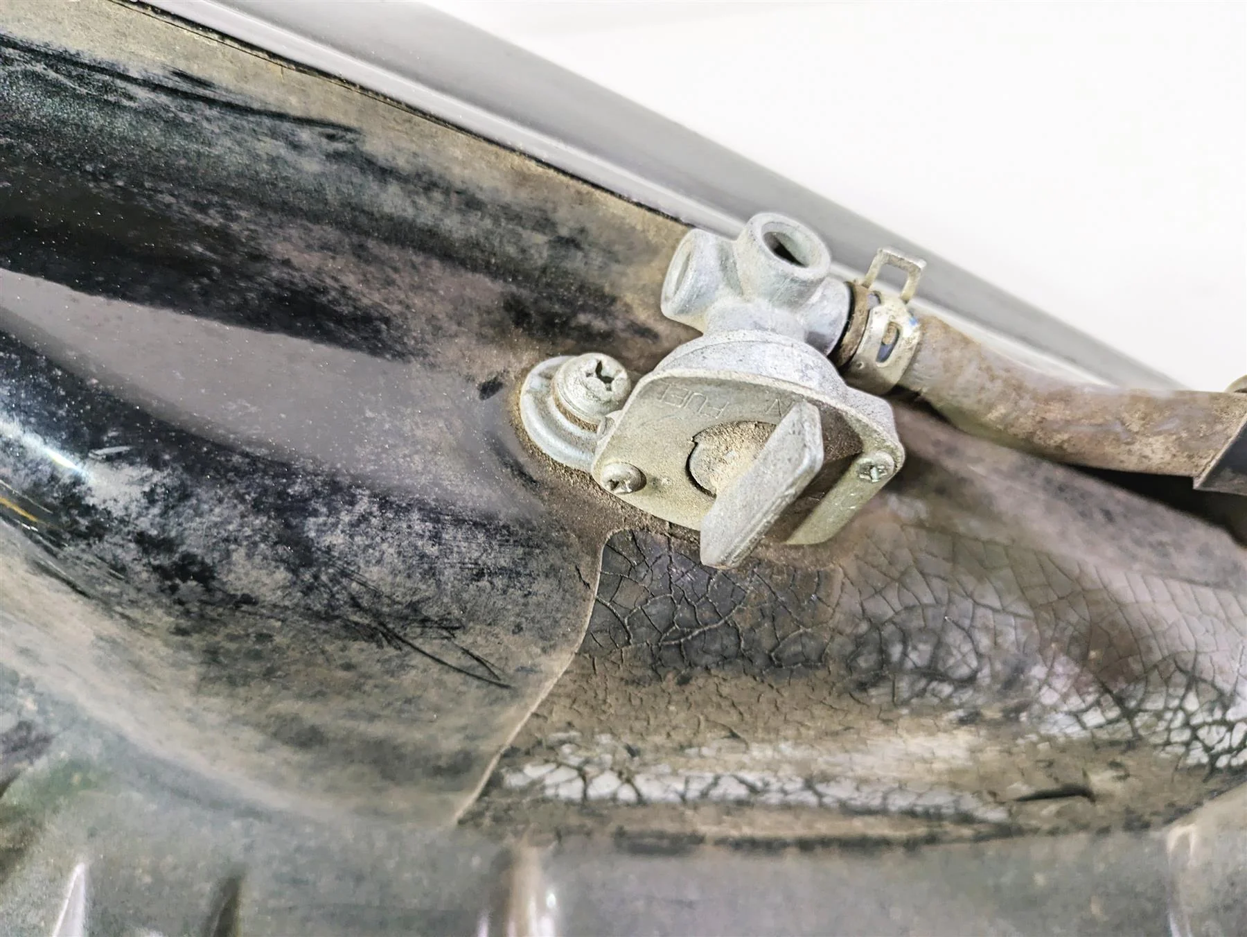 2007 Yamaha XVS1300 V-Star Fuel Gas Petrol Tank - Dented 3D8-YK241-00 - Image 8