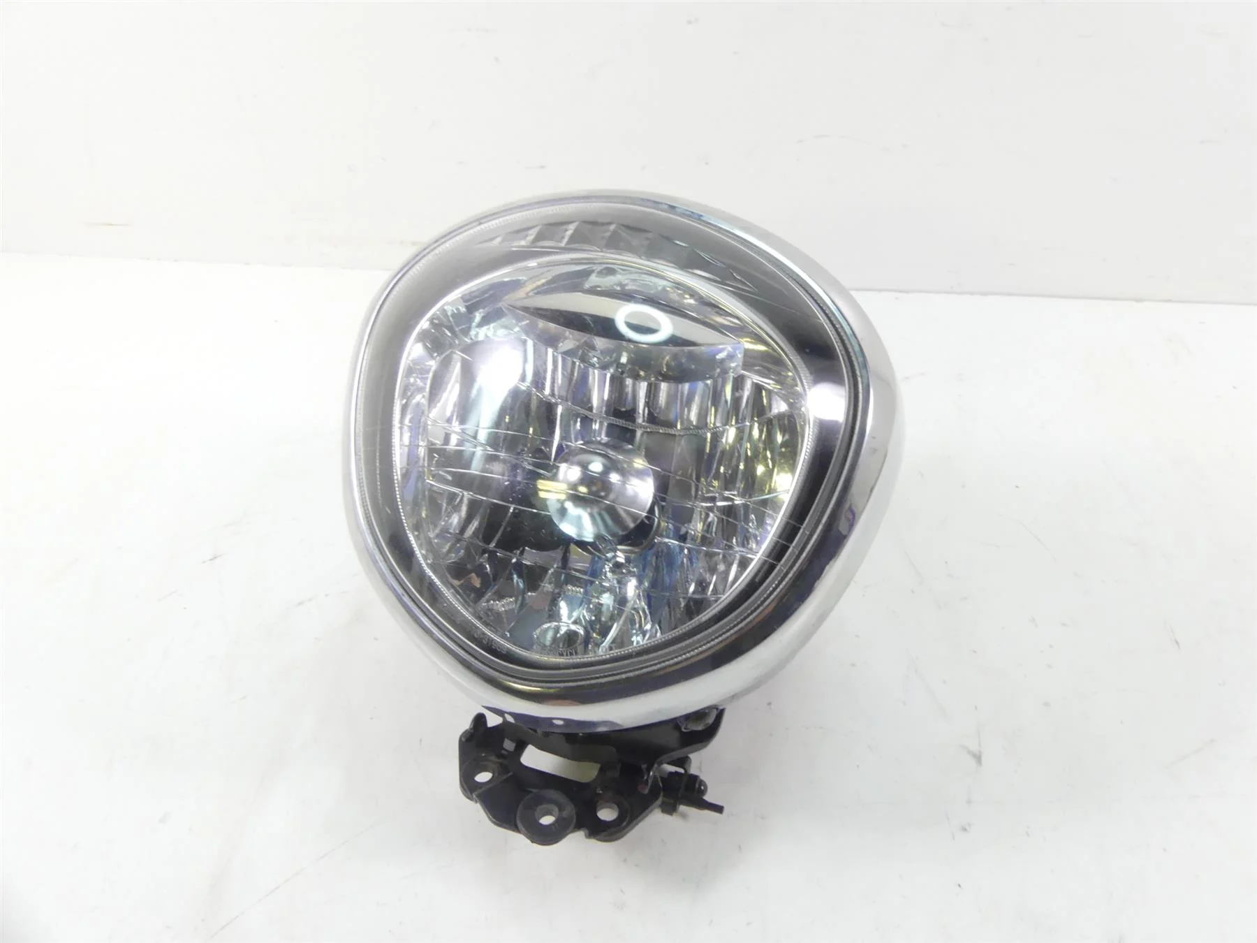 2007 Yamaha XVS1300 V-Star Headlight Head Light Lamp & Bucket 3D8-84320-00-00 - Image 7