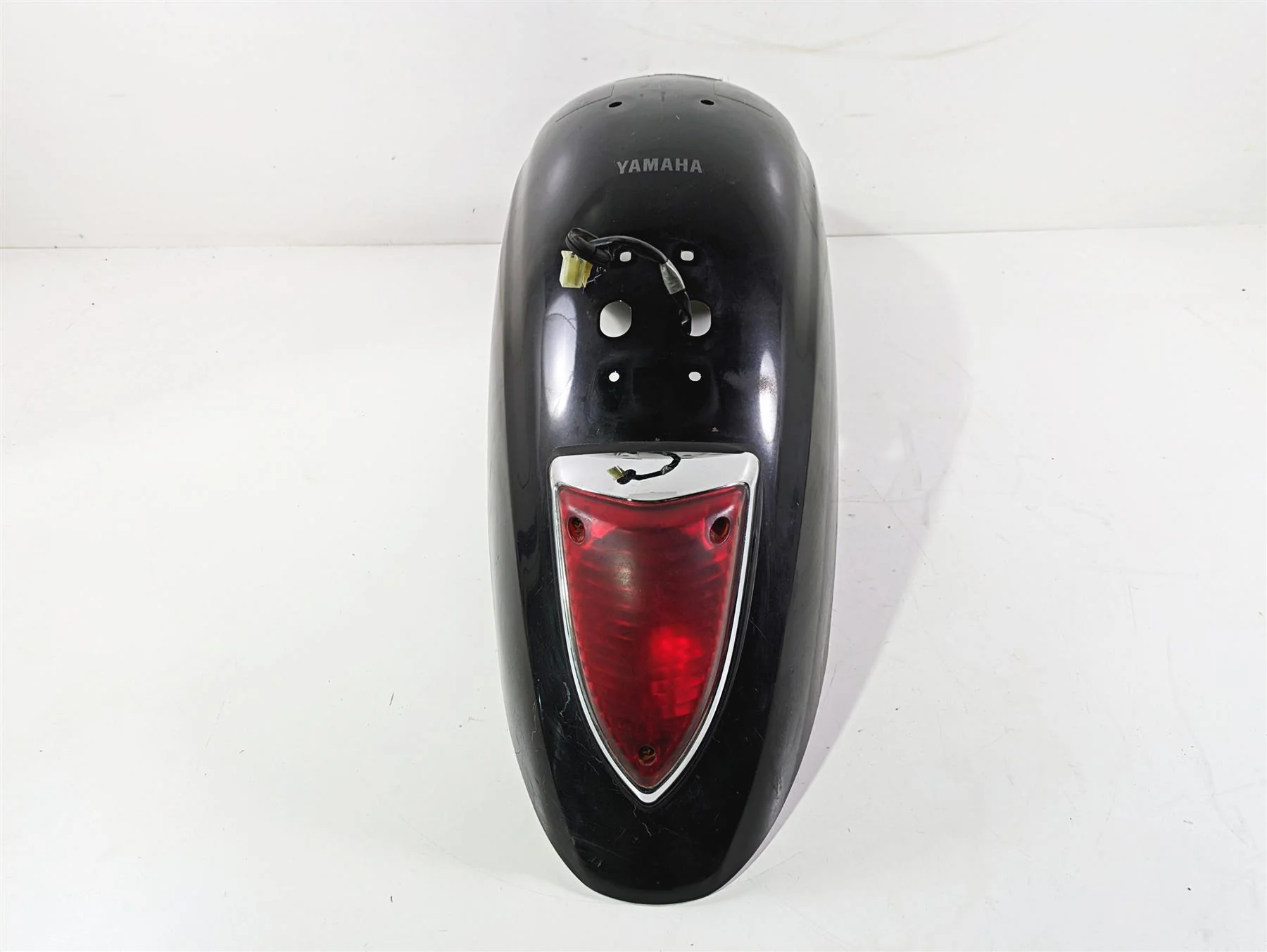 2007 Yamaha XVS1300 V-Star Rear Fender & Taillight Tail Light 3D8-21610-00 - Image 2