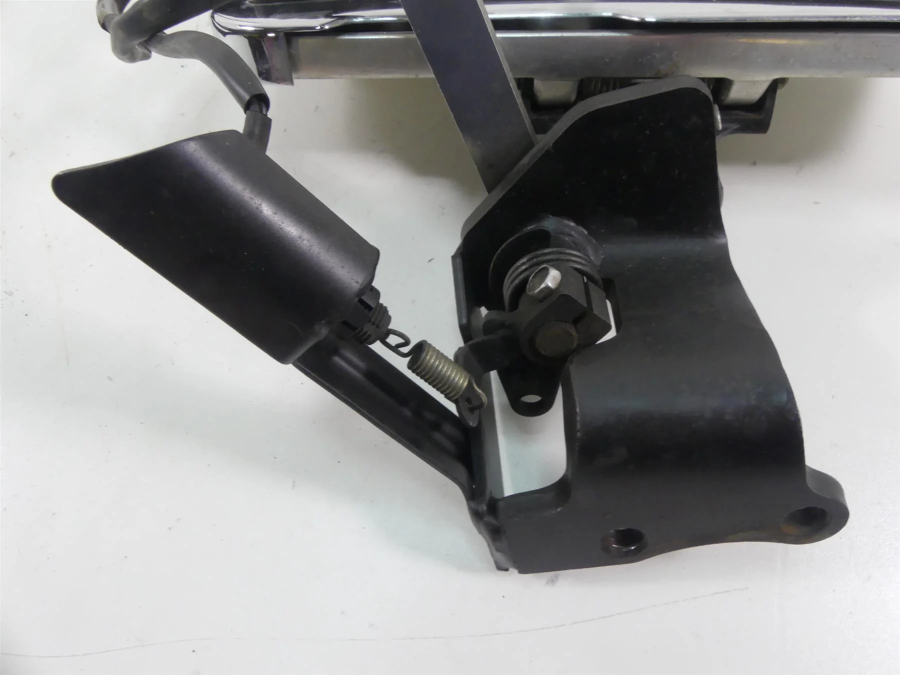 2007 Yamaha XVS1300 V-Star Right Floorboard Brake Pedal Set 3D8-27420-00-00 - Image 3