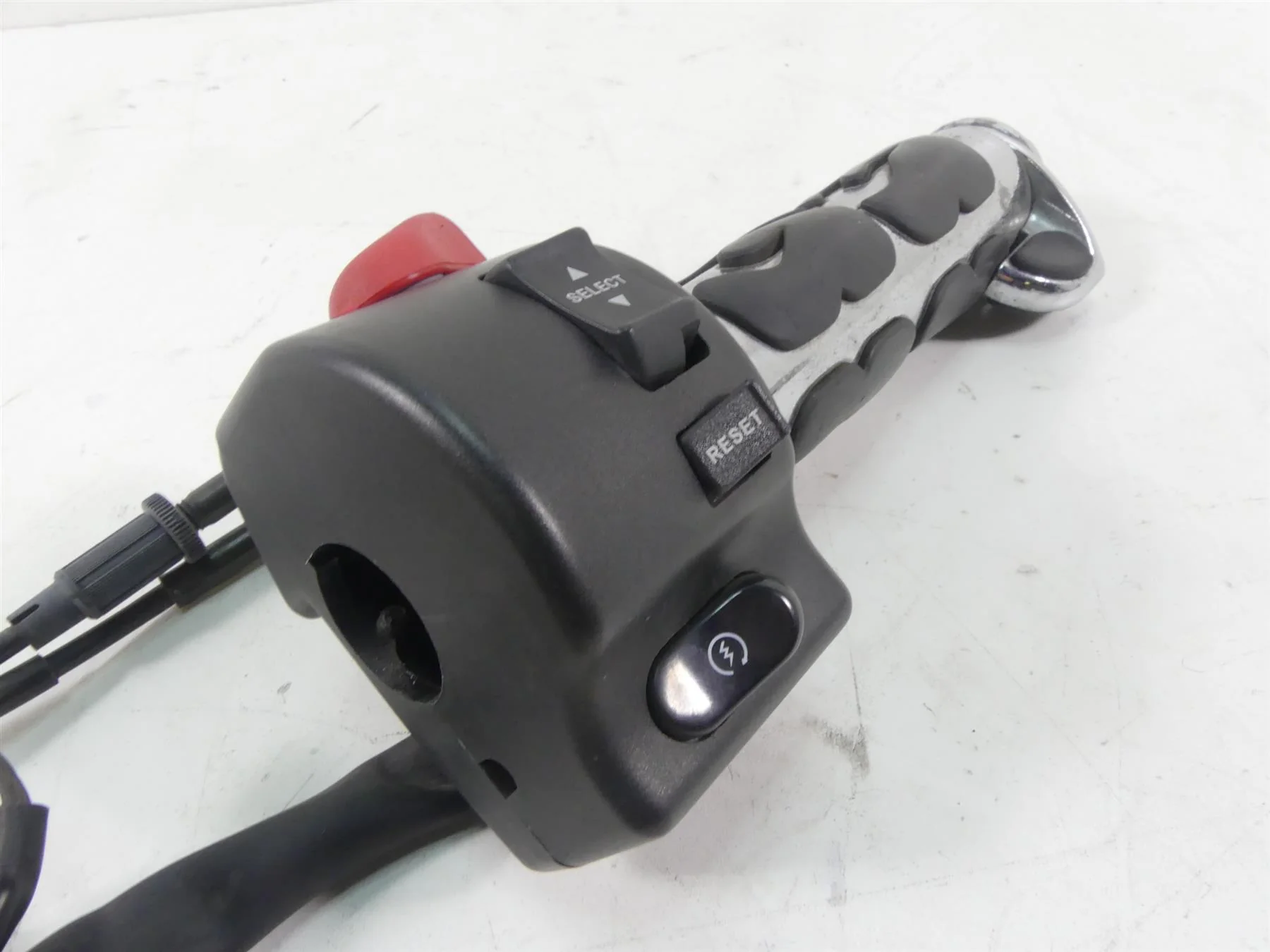 2007 Yamaha XVS1300 V-Star Right Hand Start Kill Control Switch 3D8-83972-00-00 - Image 4