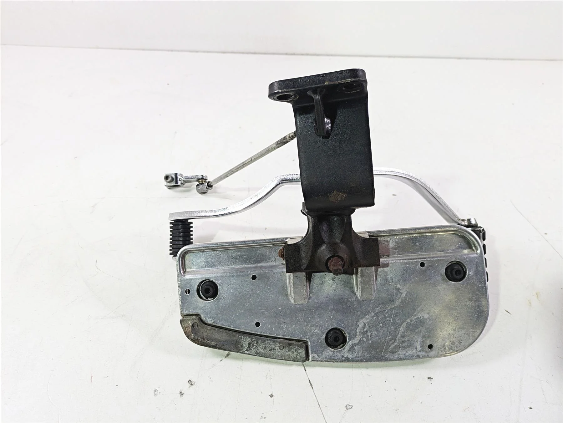 2007 Yamaha XVS1300 V-Star Tour Left Floor Board & Shifter Set 3D8-27410-00-00 - Image 10
