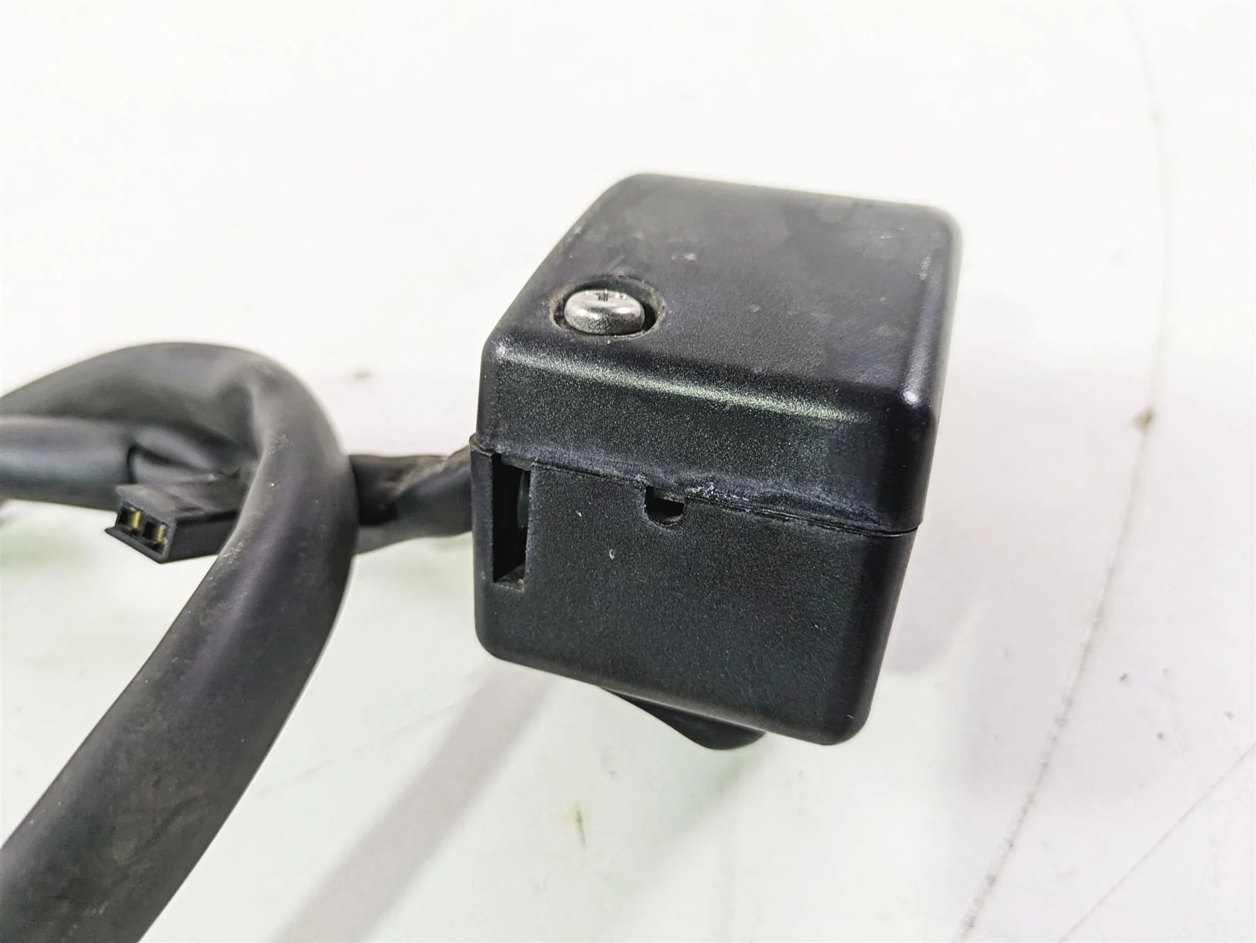 2007 Yamaha XVS1300 V-Star Tour Left Hand Control Switch 3D8-83973-00-00 - Image 10