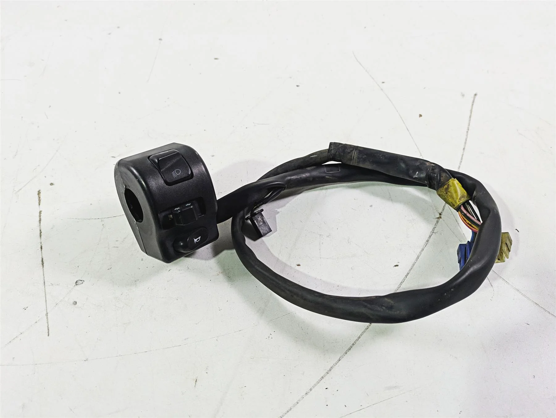 2007 Yamaha XVS1300 V-Star Tour Left Hand Control Switch 3D8-83973-00-00 - Image 12