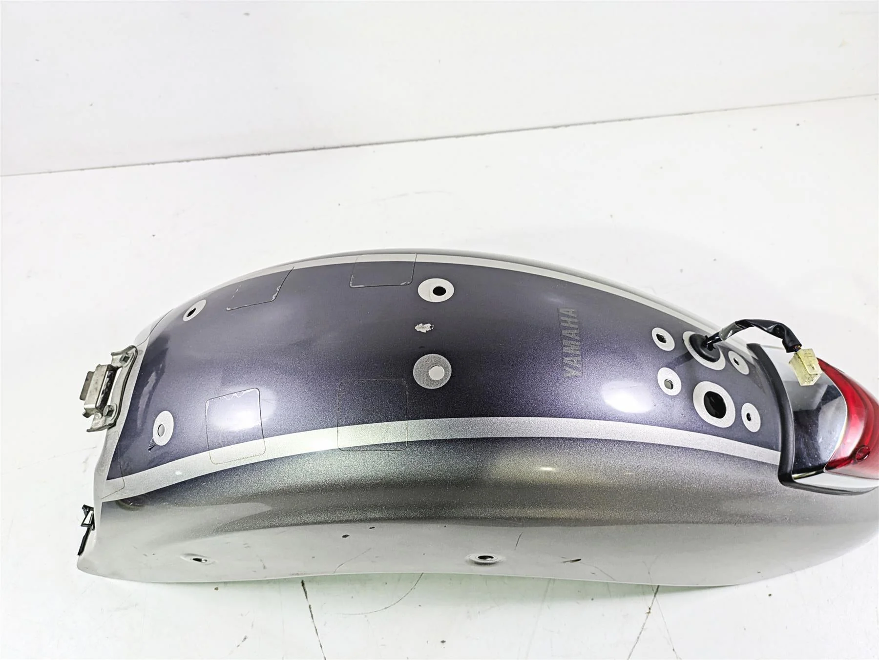 2007 Yamaha XVS1300 V-Star Tour Rear Fender + Taillight Set 3D8-21610-00 - Image 5