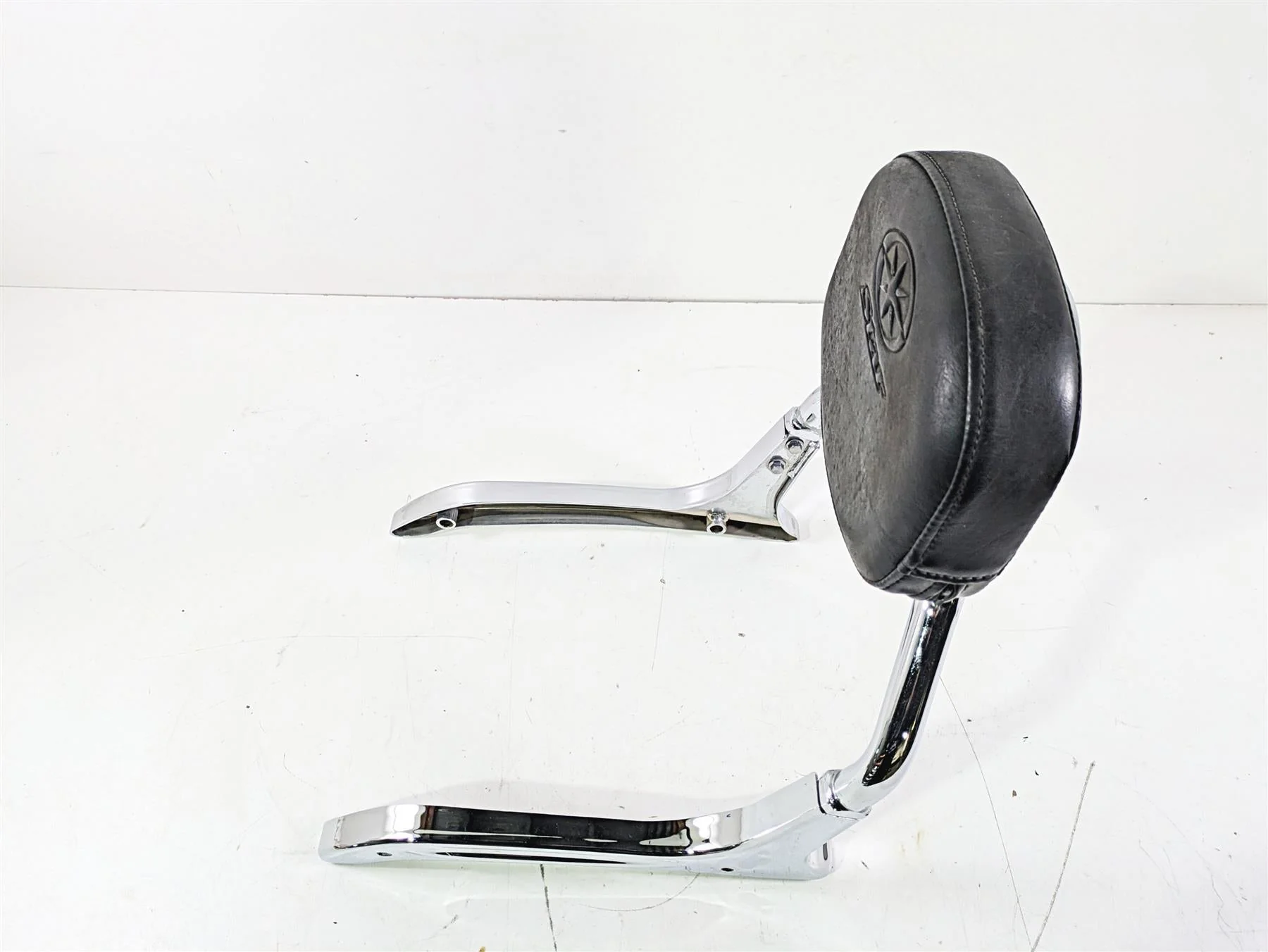 2007 Yamaha XVS1300 V-Star Tour Sissy Bar Backrest + Mounts 5S6-2164F-00-00 - Image 5