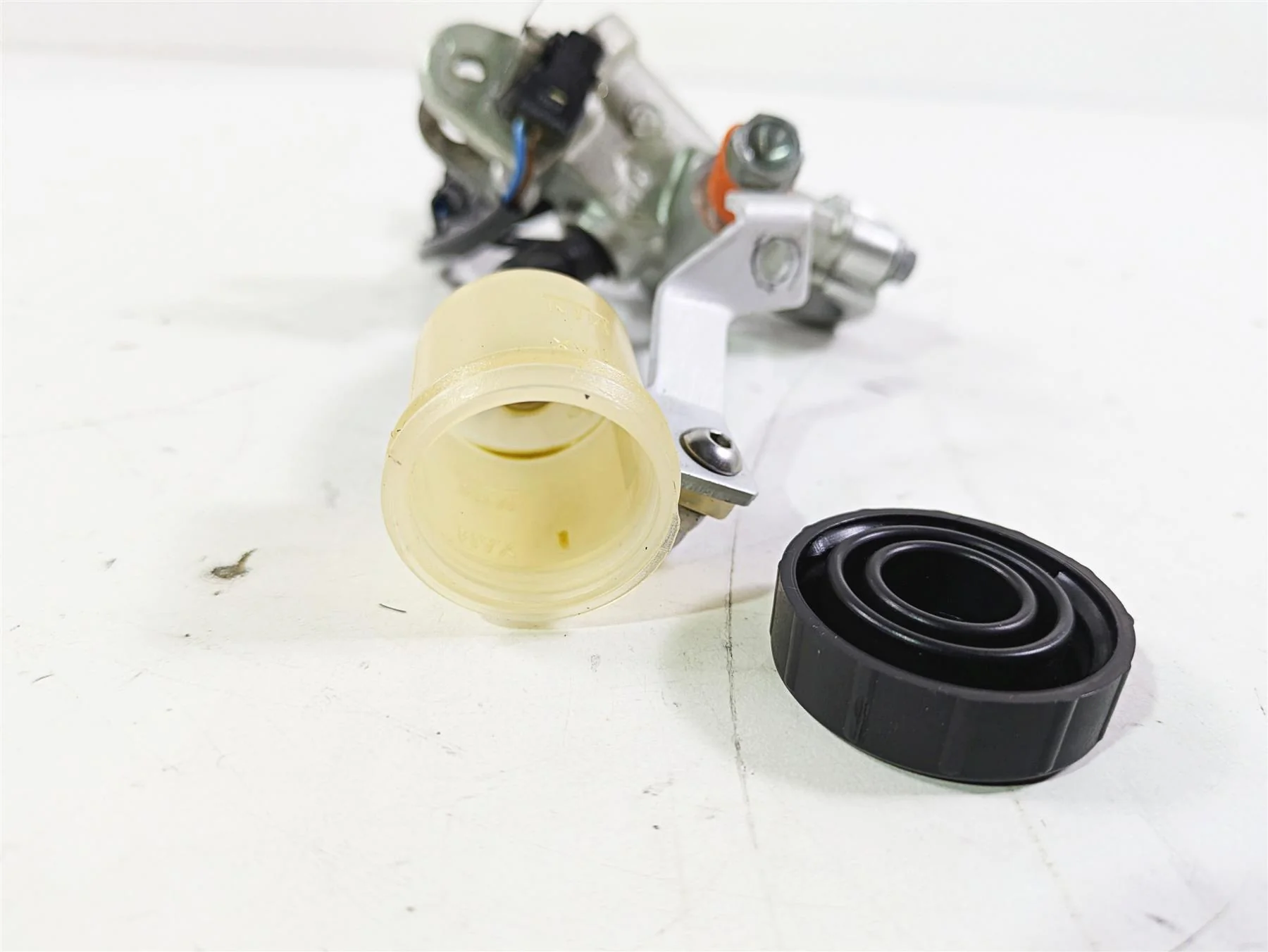2008 Aprilia RSVR 1000 Factory Brembo Clutch Radial Master Cylinder AP8176193 - Image 12