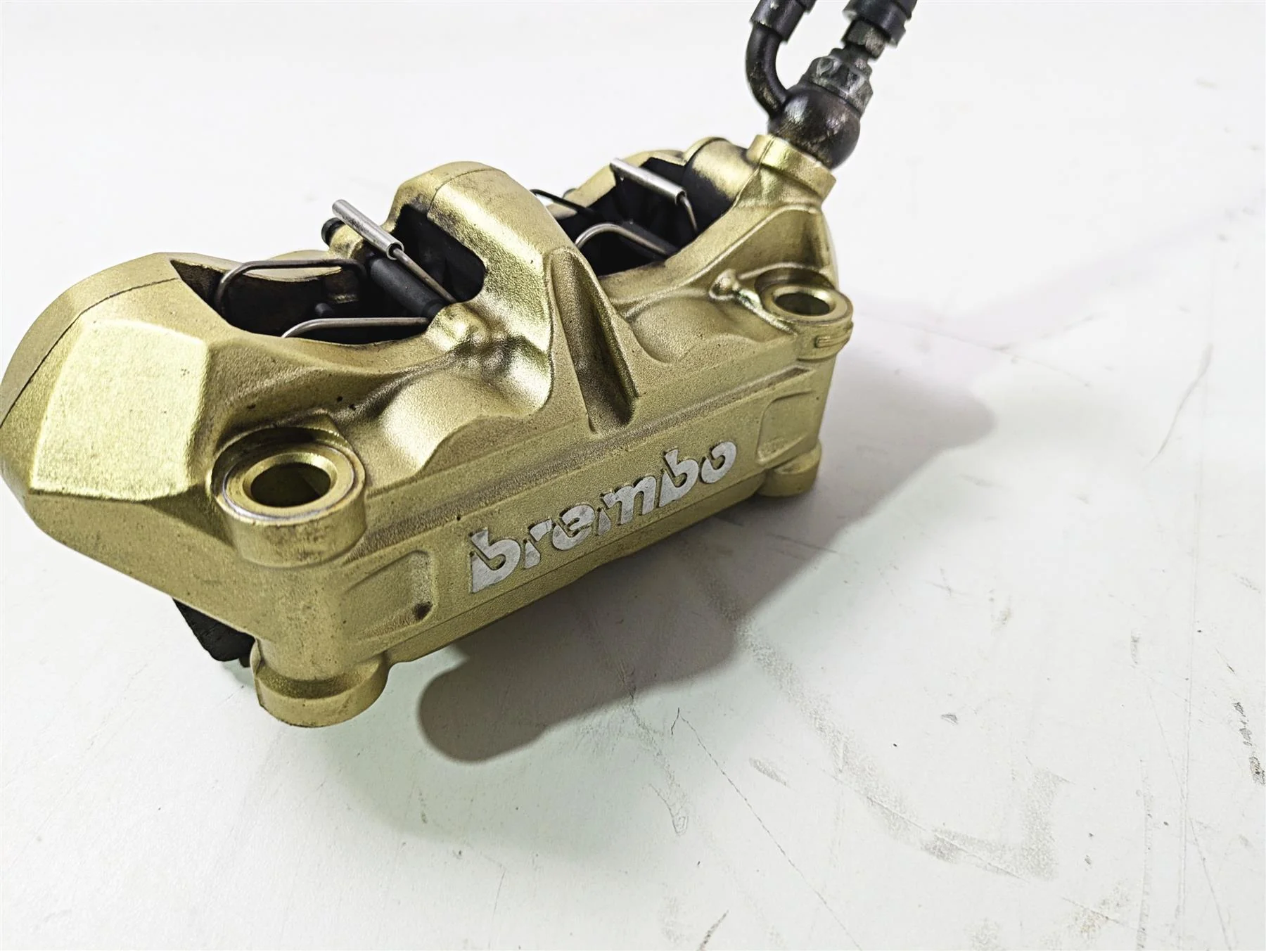 2008 Aprilia RSVR 1000 Factory Brembo Front Brake Caliper Set  AP8133590 - Image 4