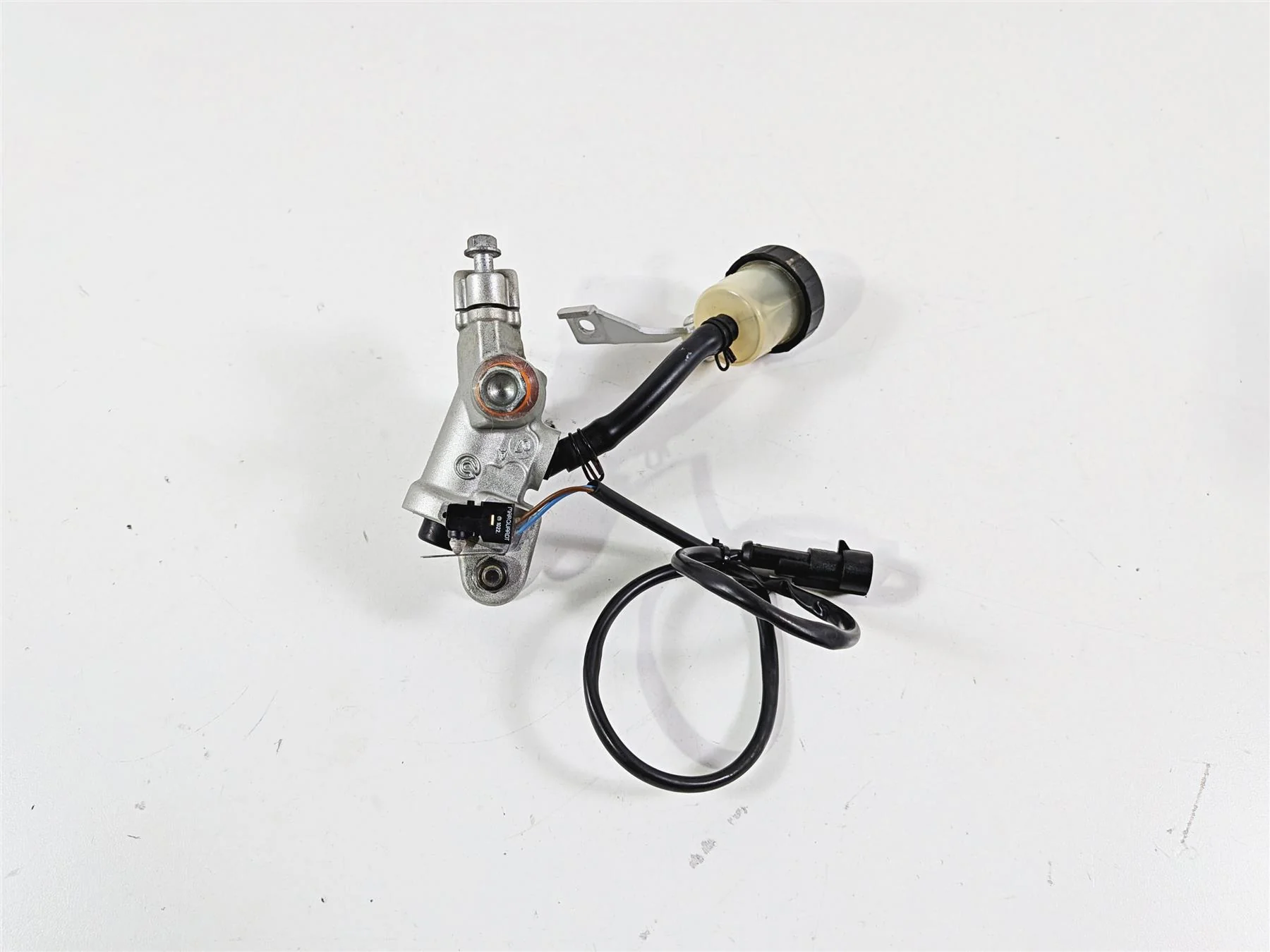 2008 Aprilia RSVR 1000 Factory Clutch Radial Master Cylinder Brembo AP8176193 - Image 2