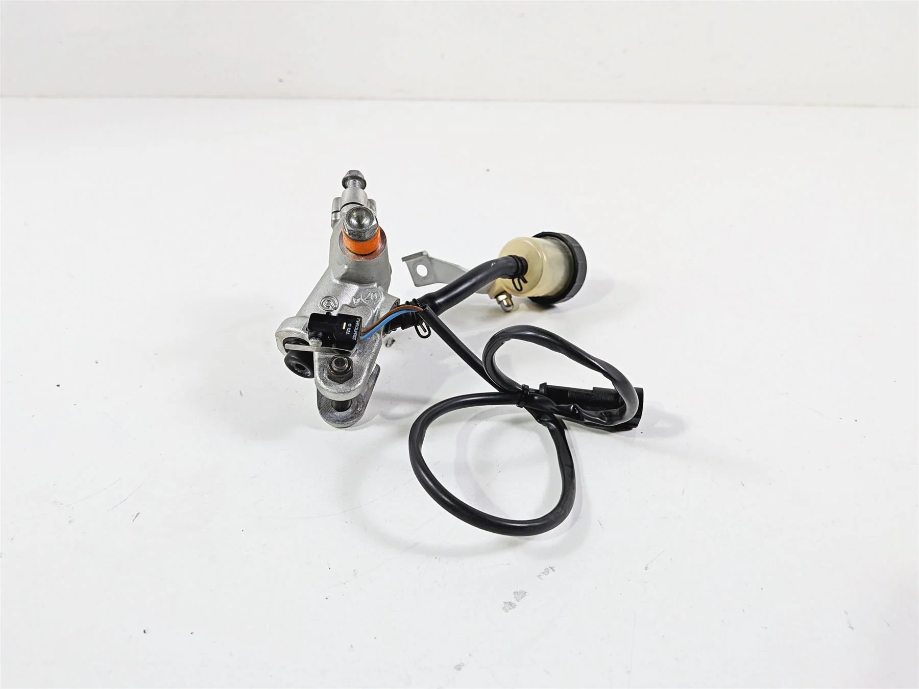 2008 Aprilia RSVR 1000 Factory Clutch Radial Master Cylinder Brembo AP8176193 - Image 3