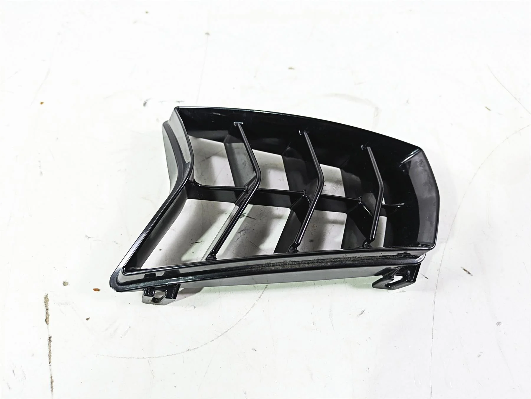 2008 Aprilia RSVR 1000 Factory Font Intake Cover Fairing Guard AP8184681 - Image 4