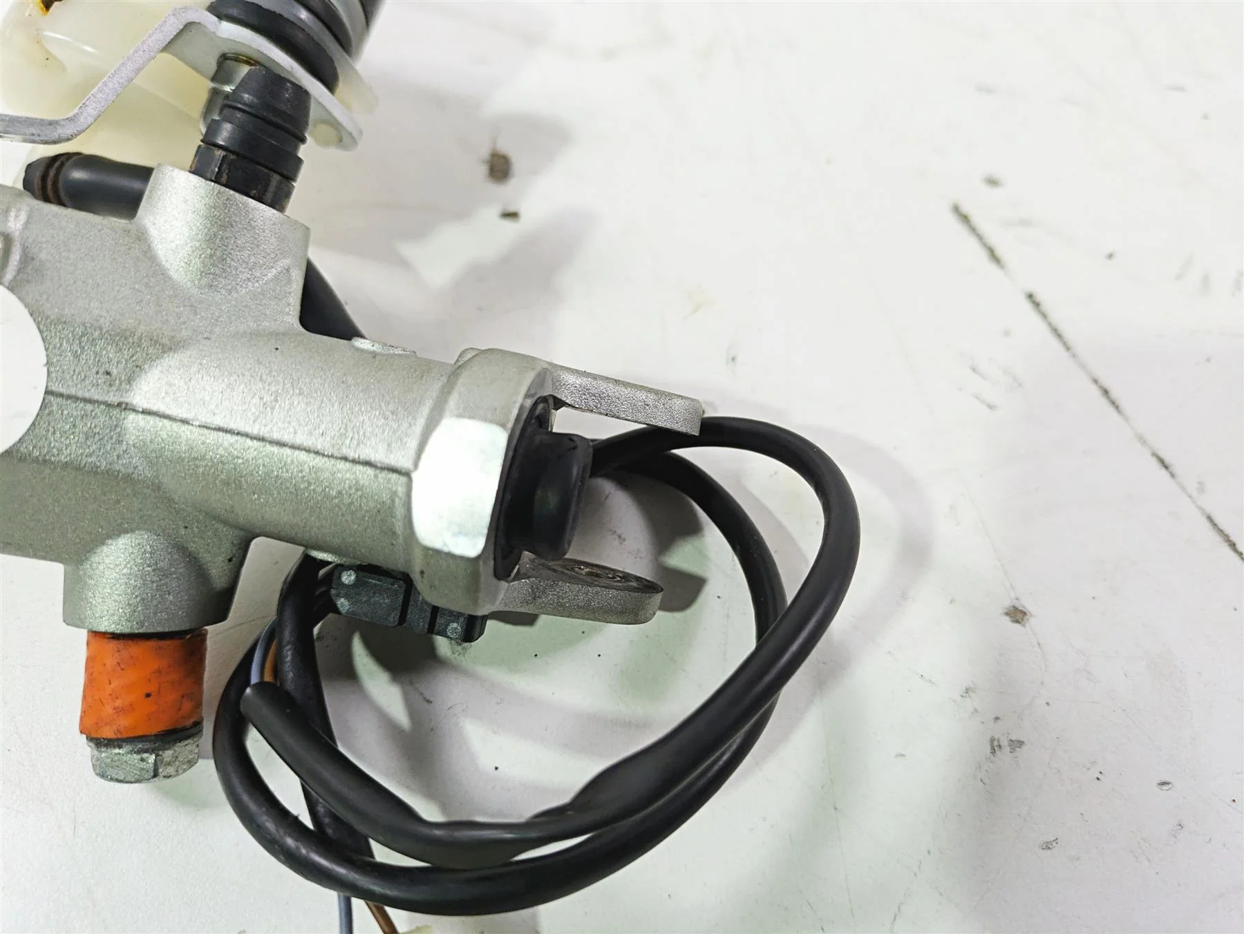 2008 Aprilia RSVR 1000 Factory Brembo  Front Radial Brake Master Cylinder AP8133663 - Image 10