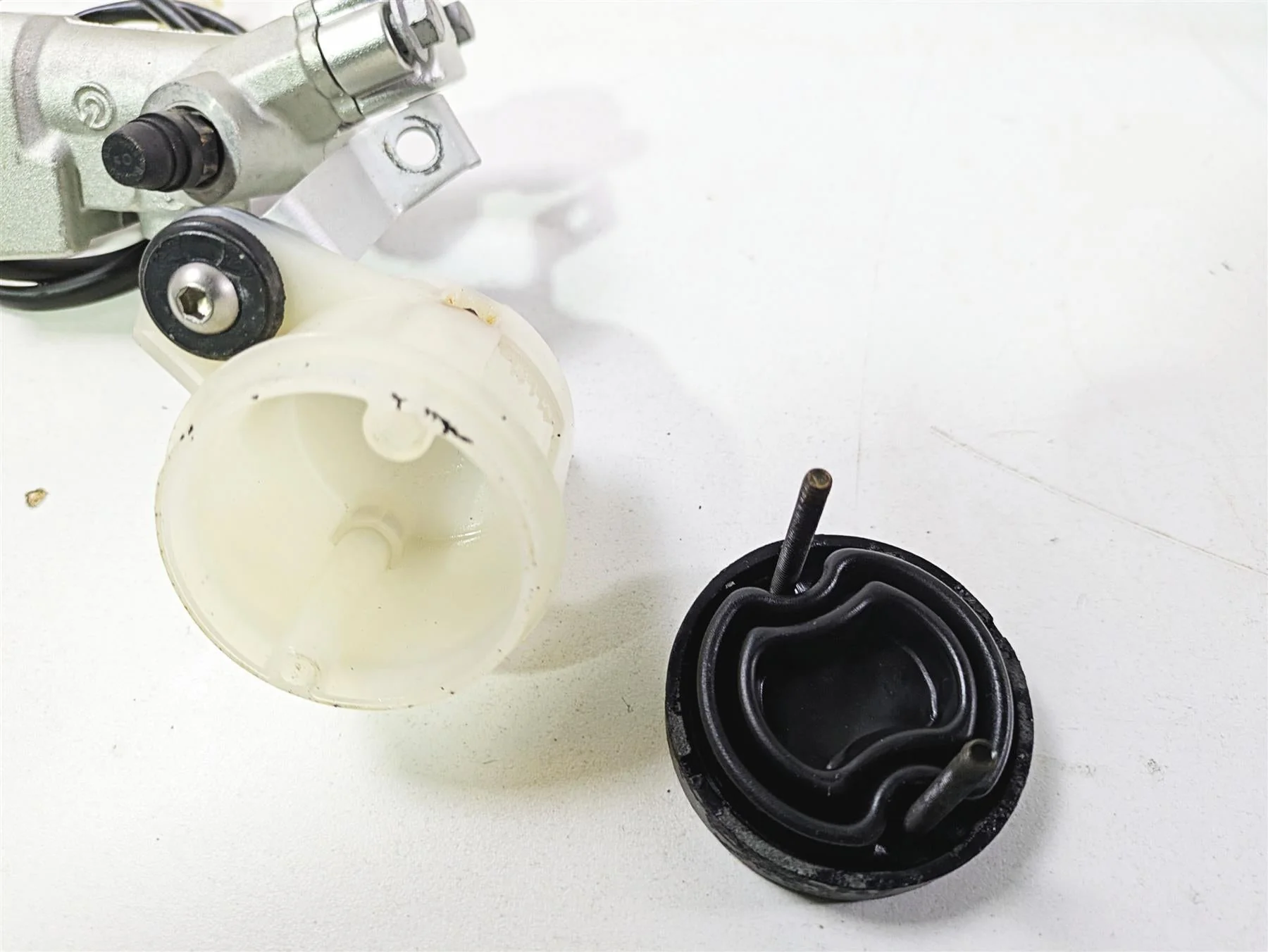 2008 Aprilia RSVR 1000 Factory Brembo  Front Radial Brake Master Cylinder AP8133663 - Image 12