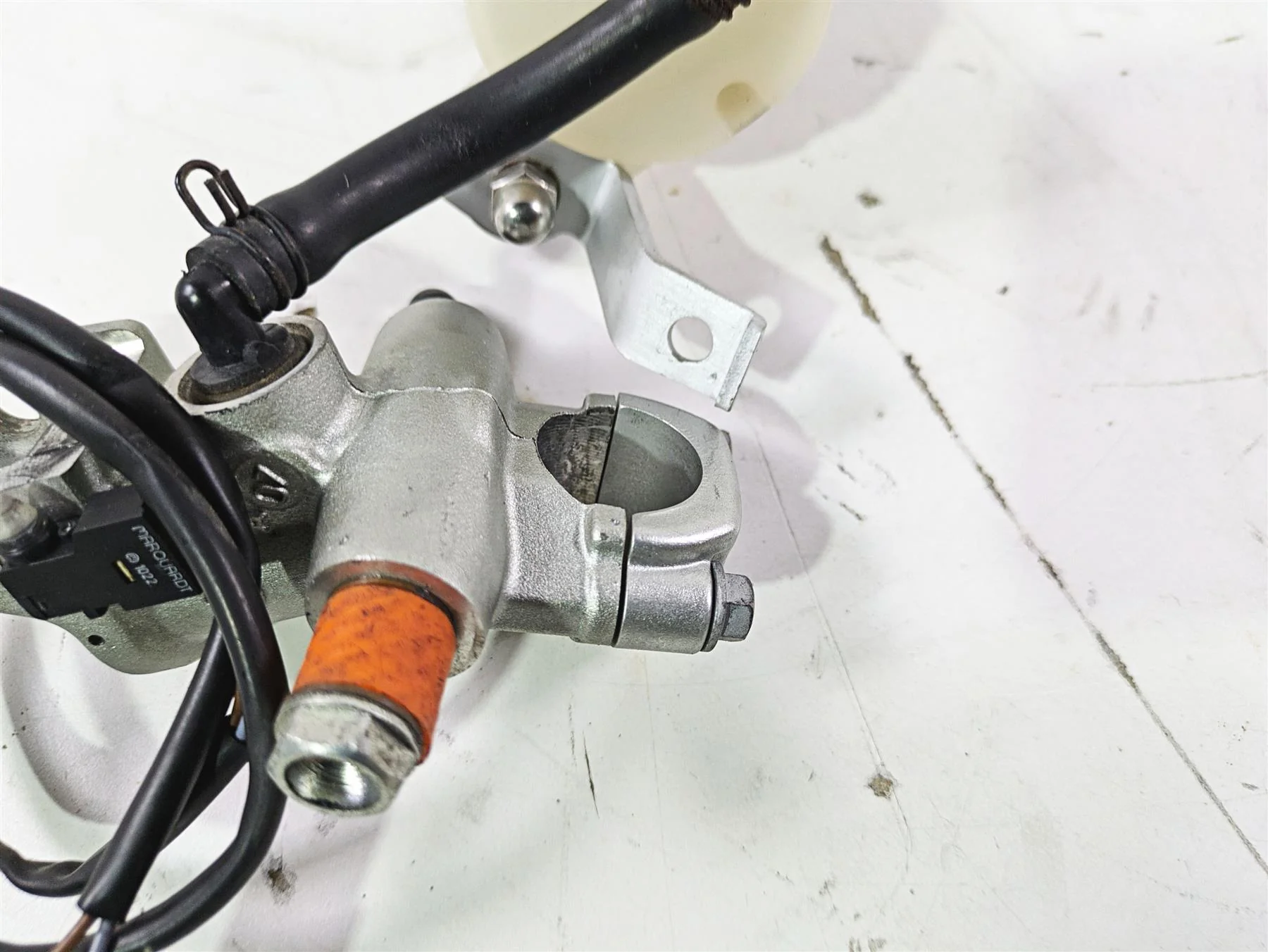 2008 Aprilia RSVR 1000 Factory Brembo  Front Radial Brake Master Cylinder AP8133663 - Image 4