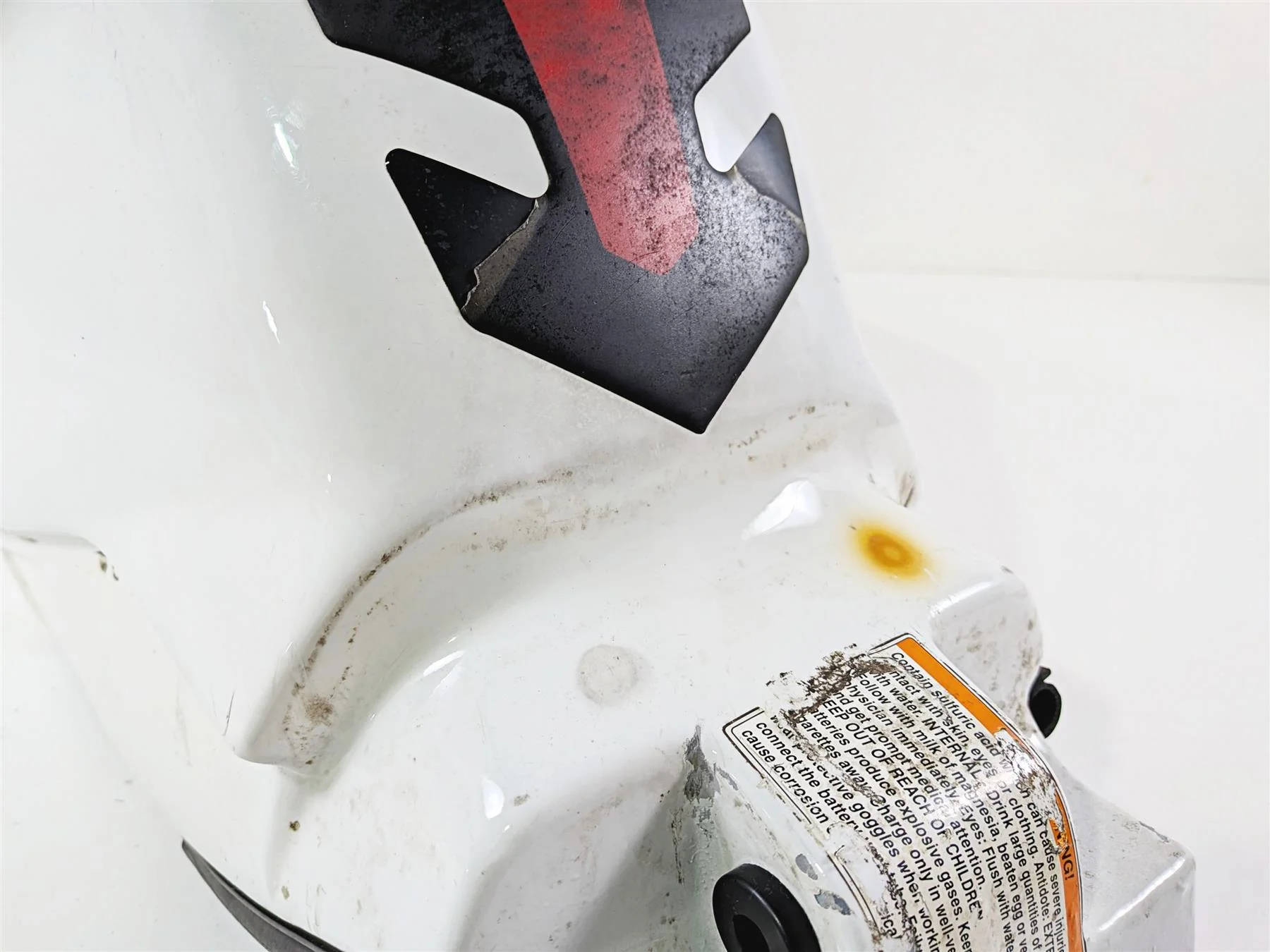 2008 Aprilia RSVR 1000 Factory Fuel Gas Petrol Tank 106207 - Image 10