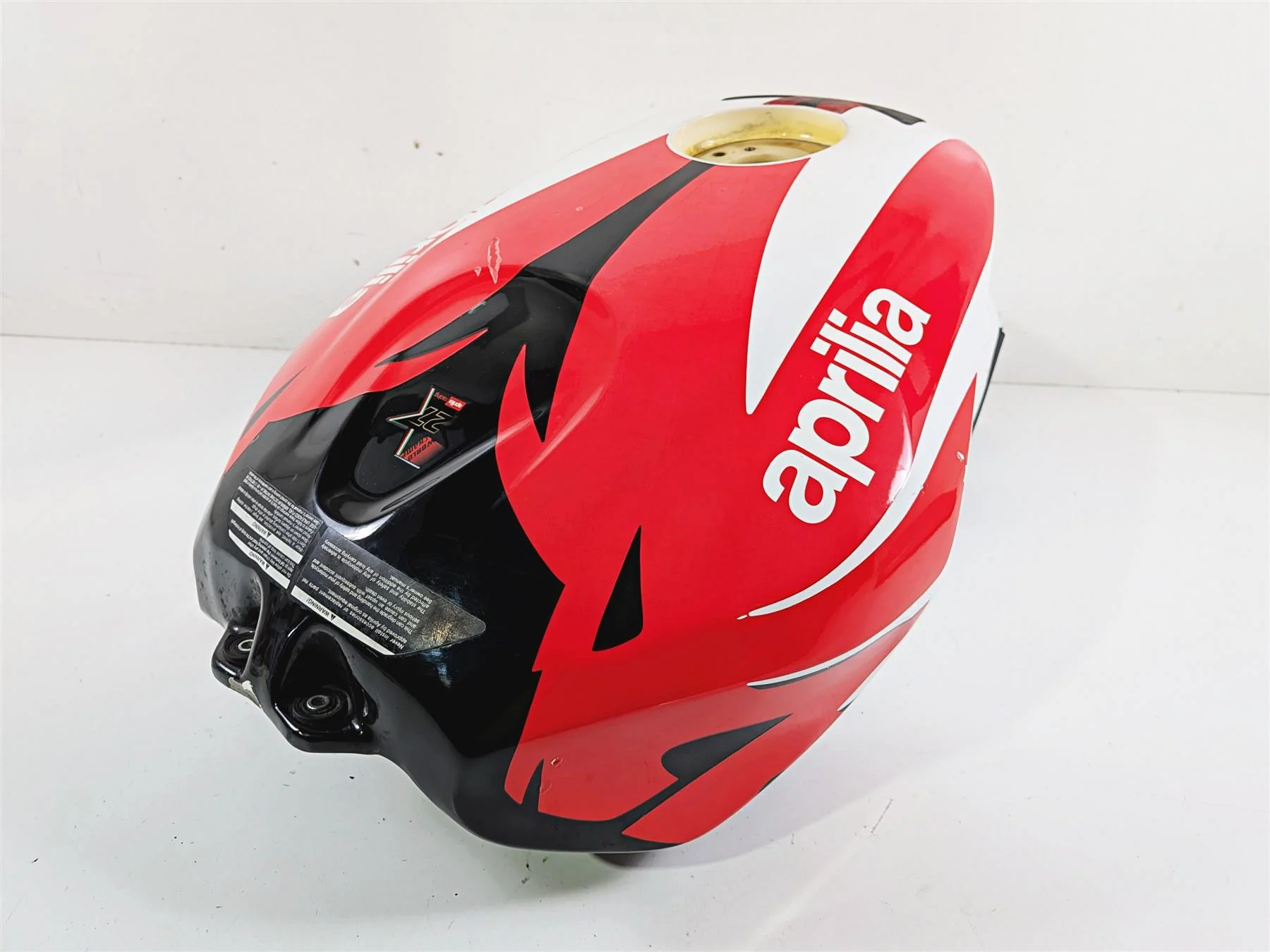 2008 Aprilia RSVR 1000 Factory Fuel Gas Petrol Tank 106207 - Image 12