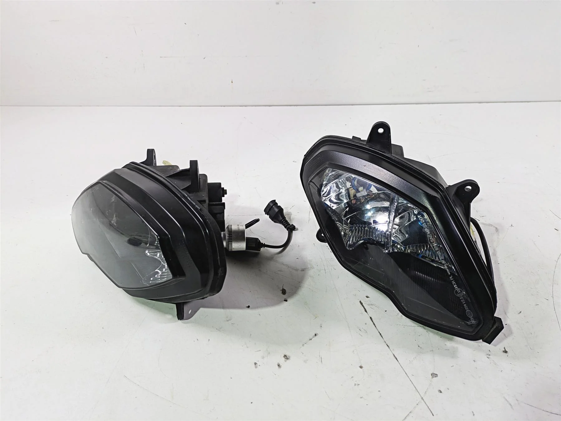 2008 Aprilia RSVR 1000 Factory Headlight Led Head Light Lamp Set AP8127152 - Image 12