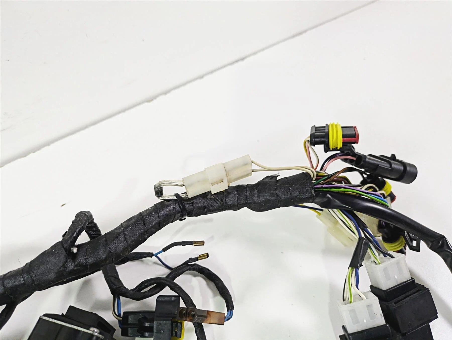2008 Aprilia RSVR 1000 Factory Main Wiring Harness Loom - No Cuts AP8127681 - Image 8