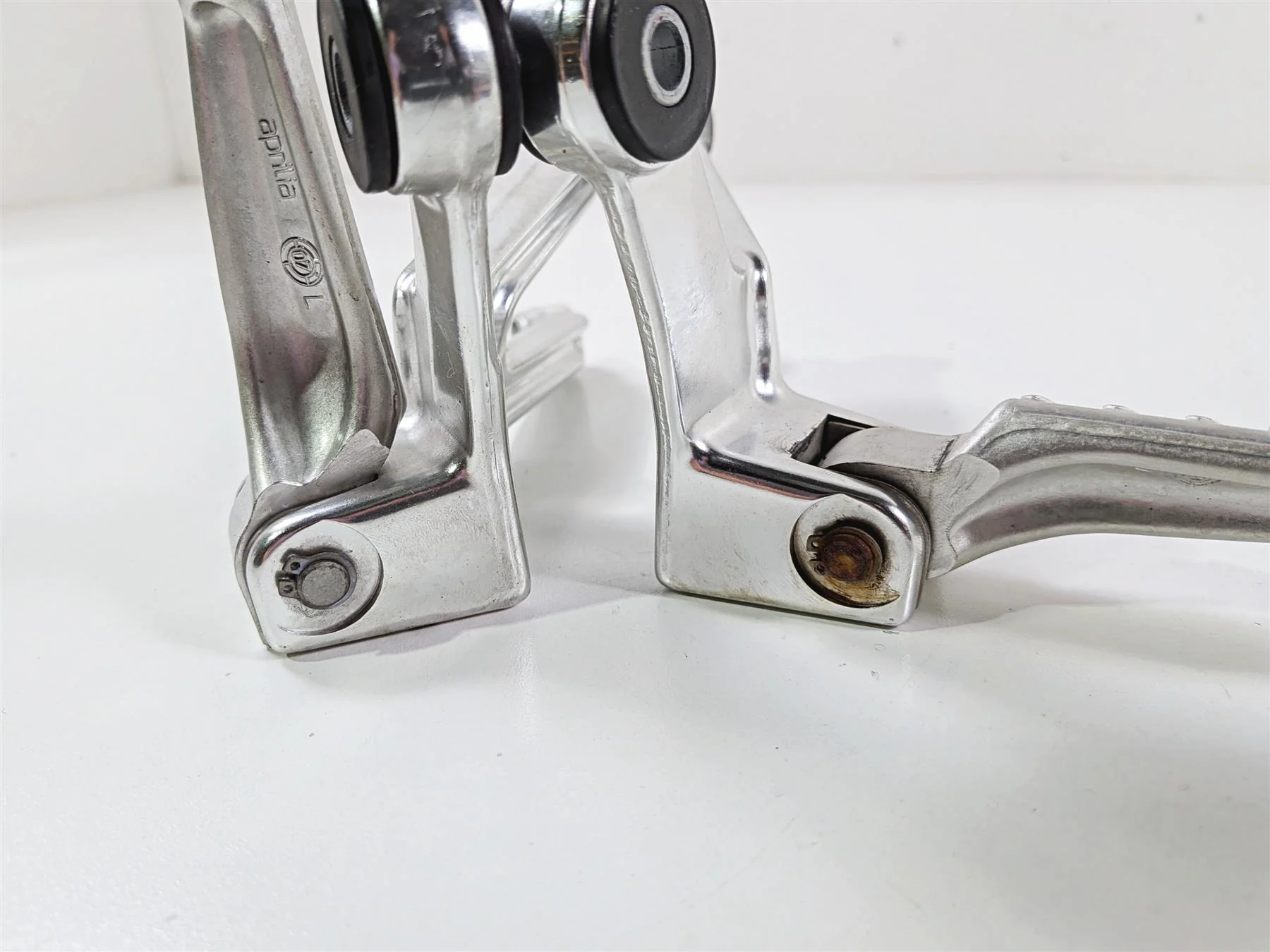 2008 Aprilia RSVR 1000 Factory Passenger Foot Peg Set READ AP8154071 AP8154072 - Image 10