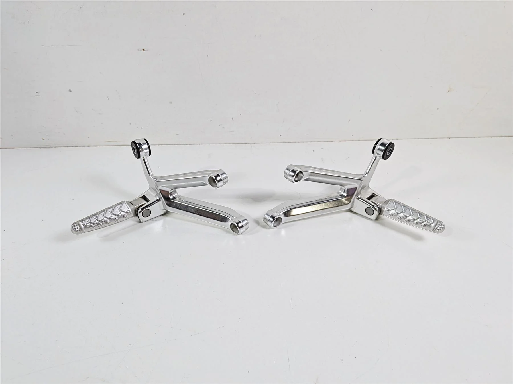 2008 Aprilia RSVR 1000 Factory Passenger Foot Peg Set READ AP8154071 AP8154072 - Image 12