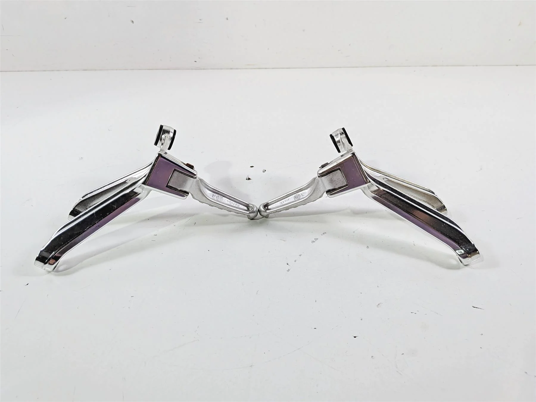 2008 Aprilia RSVR 1000 Factory Passenger Foot Peg Set READ AP8154071 AP8154072 - Image 6