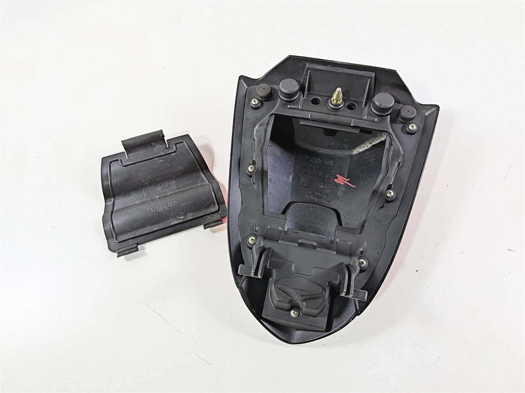 2008 Aprilia RSVR 1000 Factory Passenger Seat Cowl Cover 109752 - Image 7