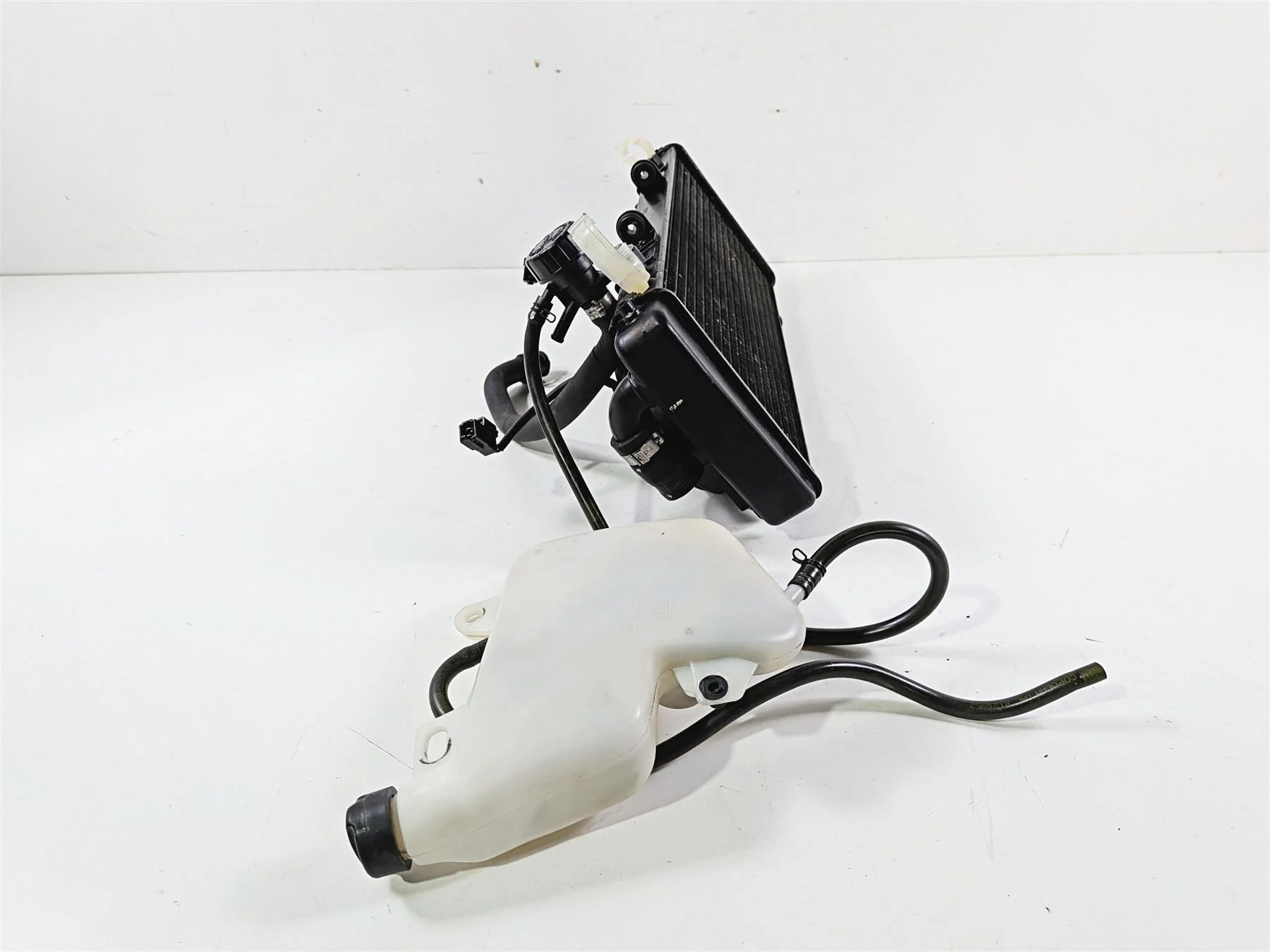2008 Aprilia RSVR 1000 Factory Radiator Fan Reservoir Hoses Set AP8104828 - Image 10